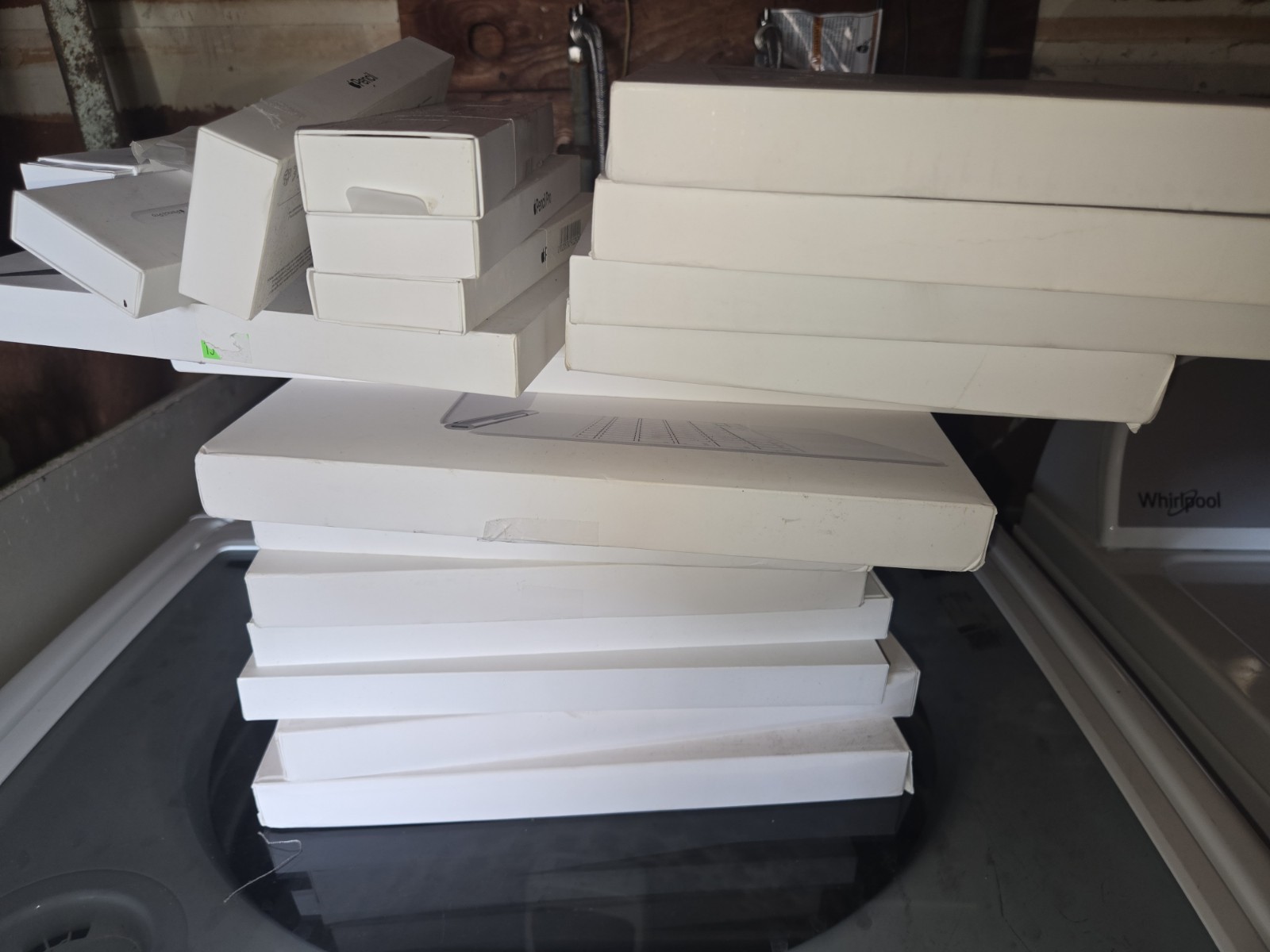 LOT 19x Apple Magic Keyboards  And Pencils