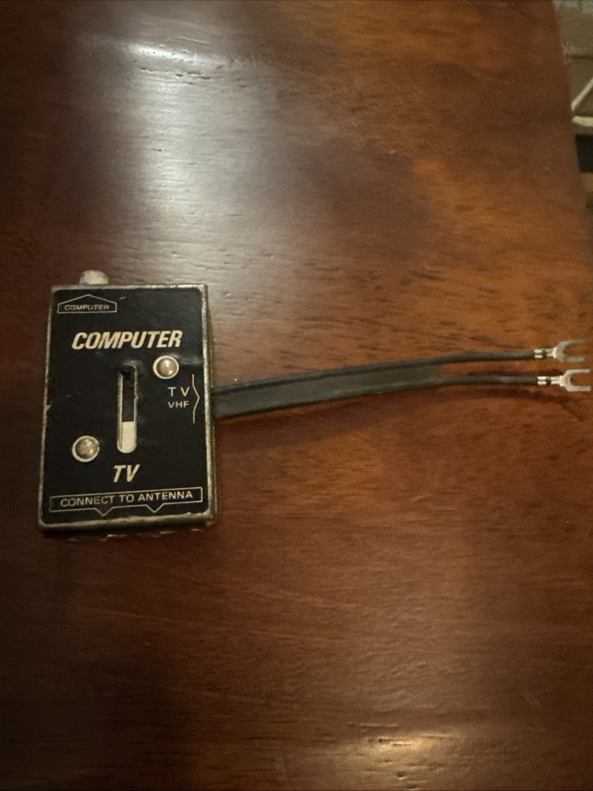 COMMODORE 904778-01 VINTAGE COMPUTER ANTENNA CABLE TV A B SWITCH A-STVC VHF