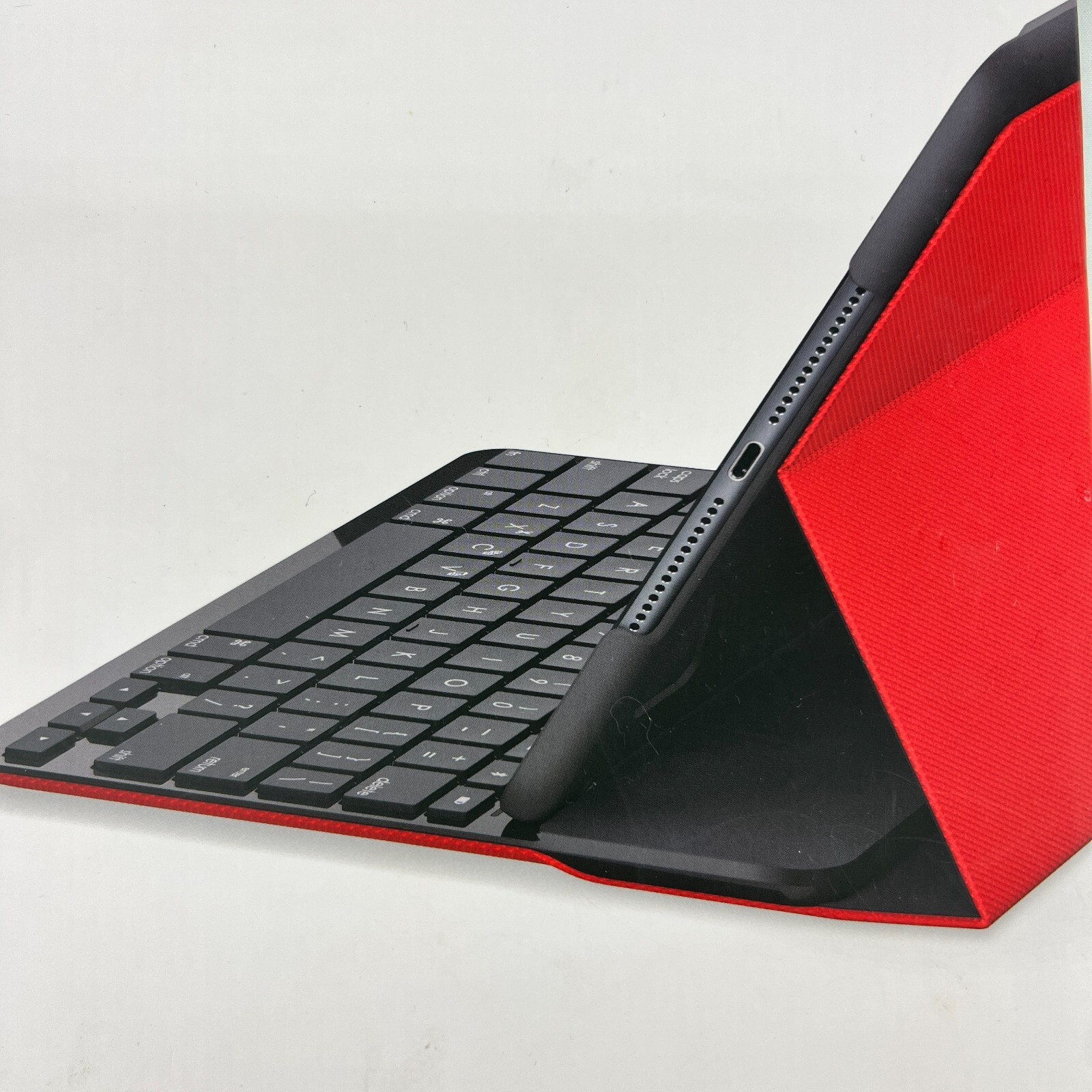 Logitech Canvas Keyboard Case for iPad Air 2 RED BRAND NEW