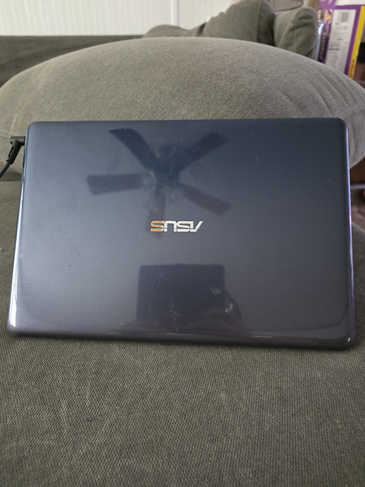 ASUS E203M Laptop Used READ DESCRIPTION