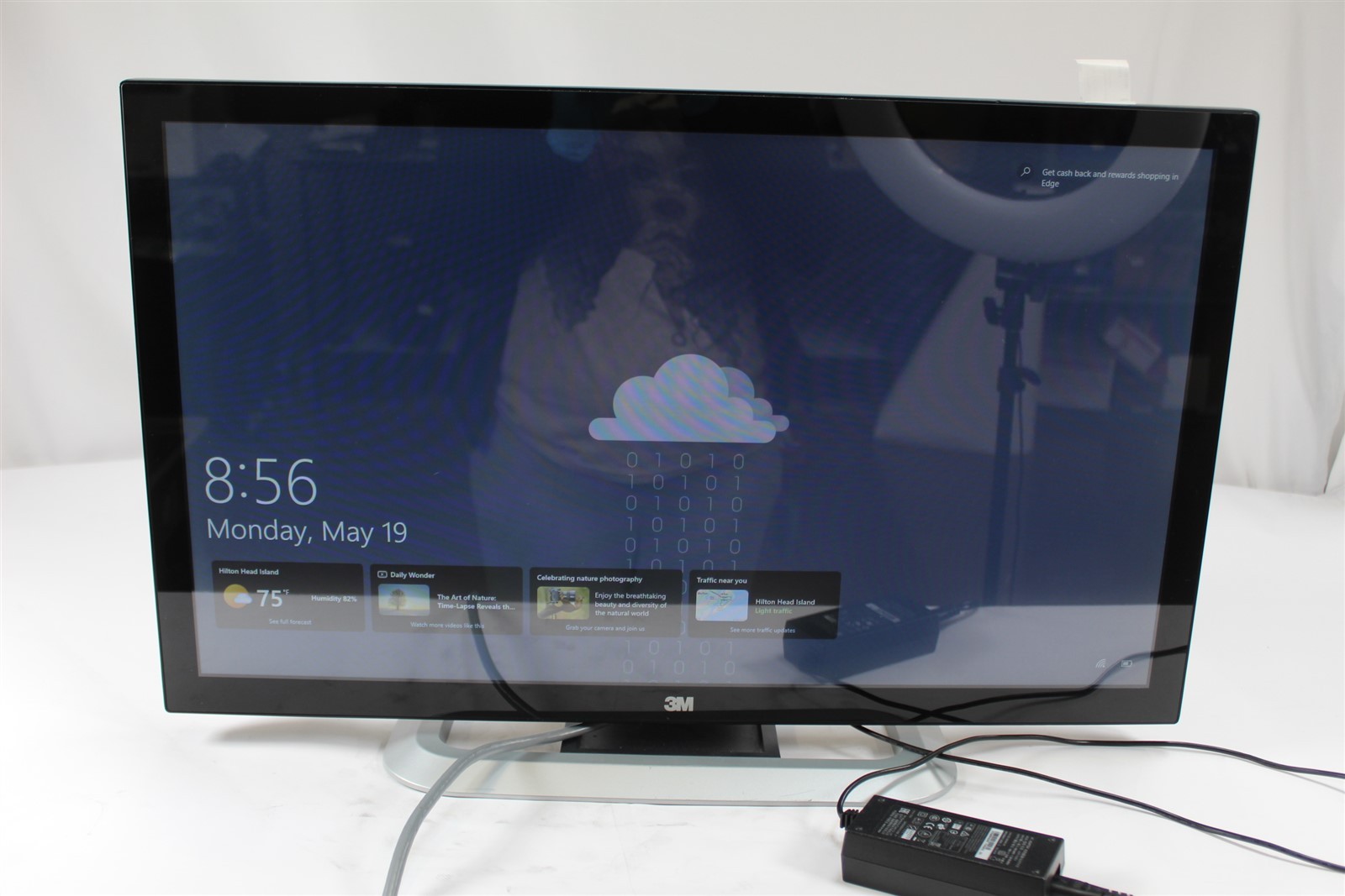 3M M2767PW 27" FHD 40 Touch Multi-Touch LED Backlit Display HMDI VGA DP