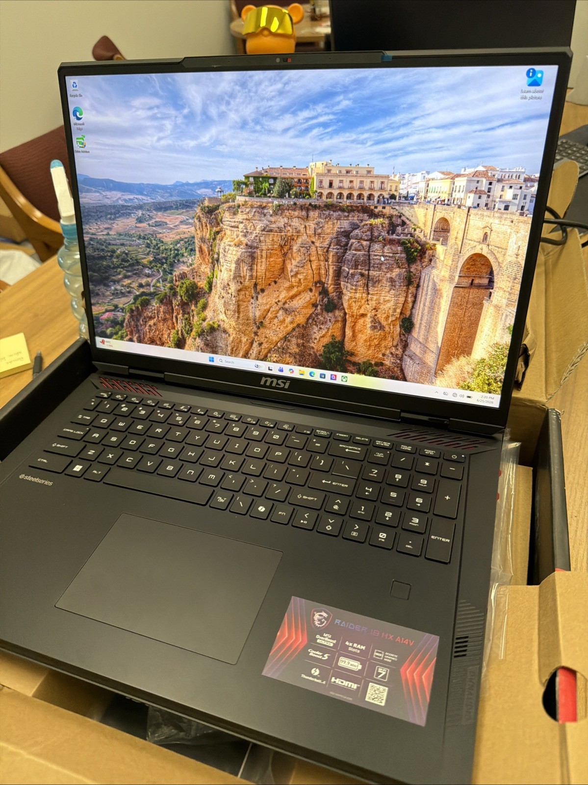 MSI Raider A18 HX A9WIG-082US 18  Gaming Notebook - UHD+ - 120 Hz - AMD Ryzen 9