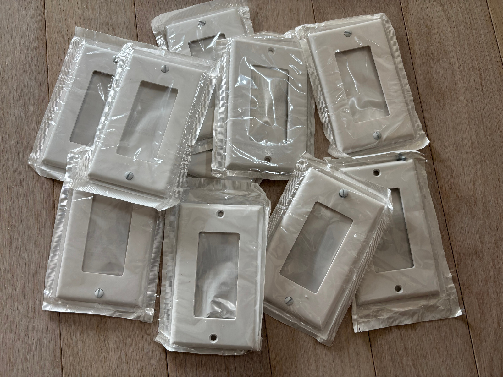 TEN (10) LEVITON 80401-W  SINGLE GANG DECORA STYLE WALL PLATE WHITE 1G 