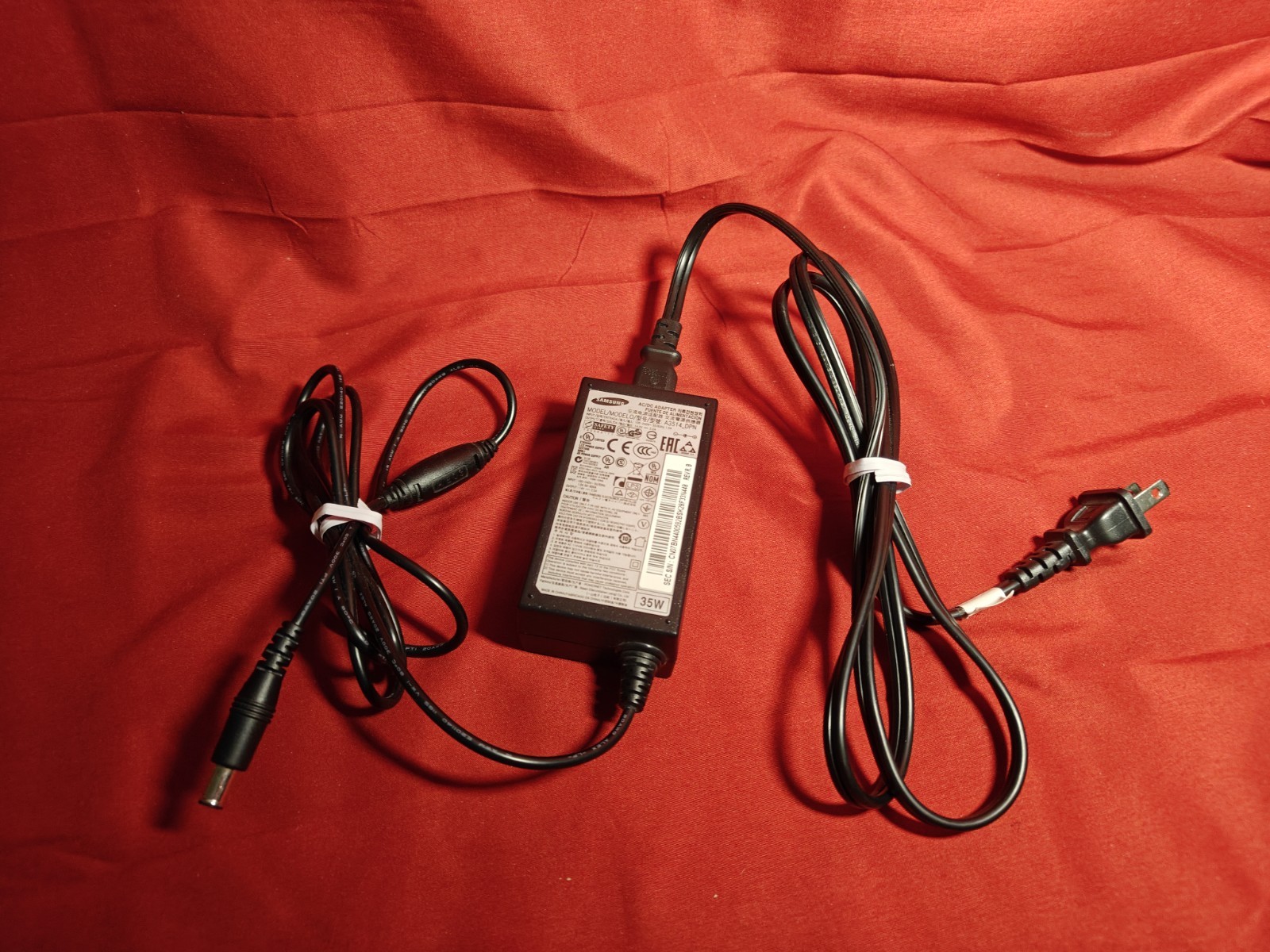 Genuine Samsung AC Power Adapter A3514_DPN Charger 35W 14V 2.5A - Untested 