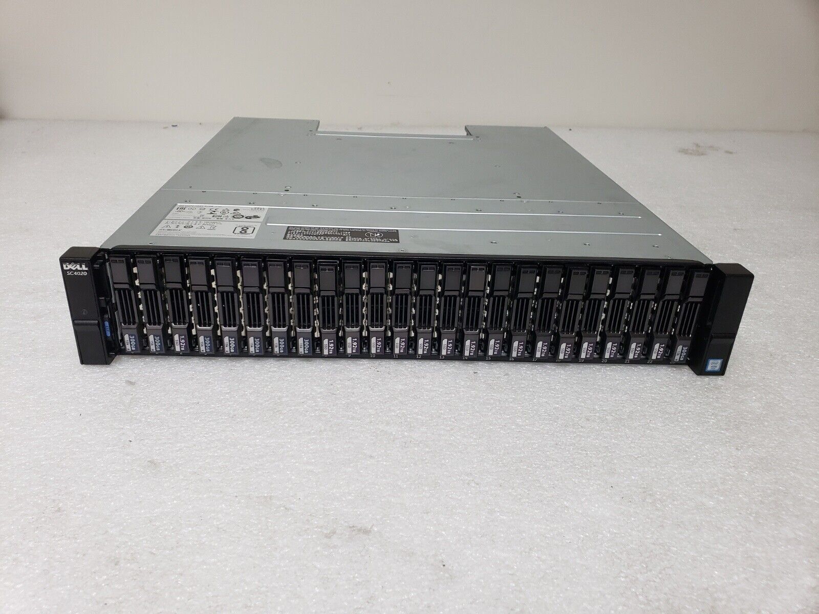 Dell Compellent SC4020 24x 2.5” Storage Array 2x 10G-ISCSI-2 Controller 2x PSU