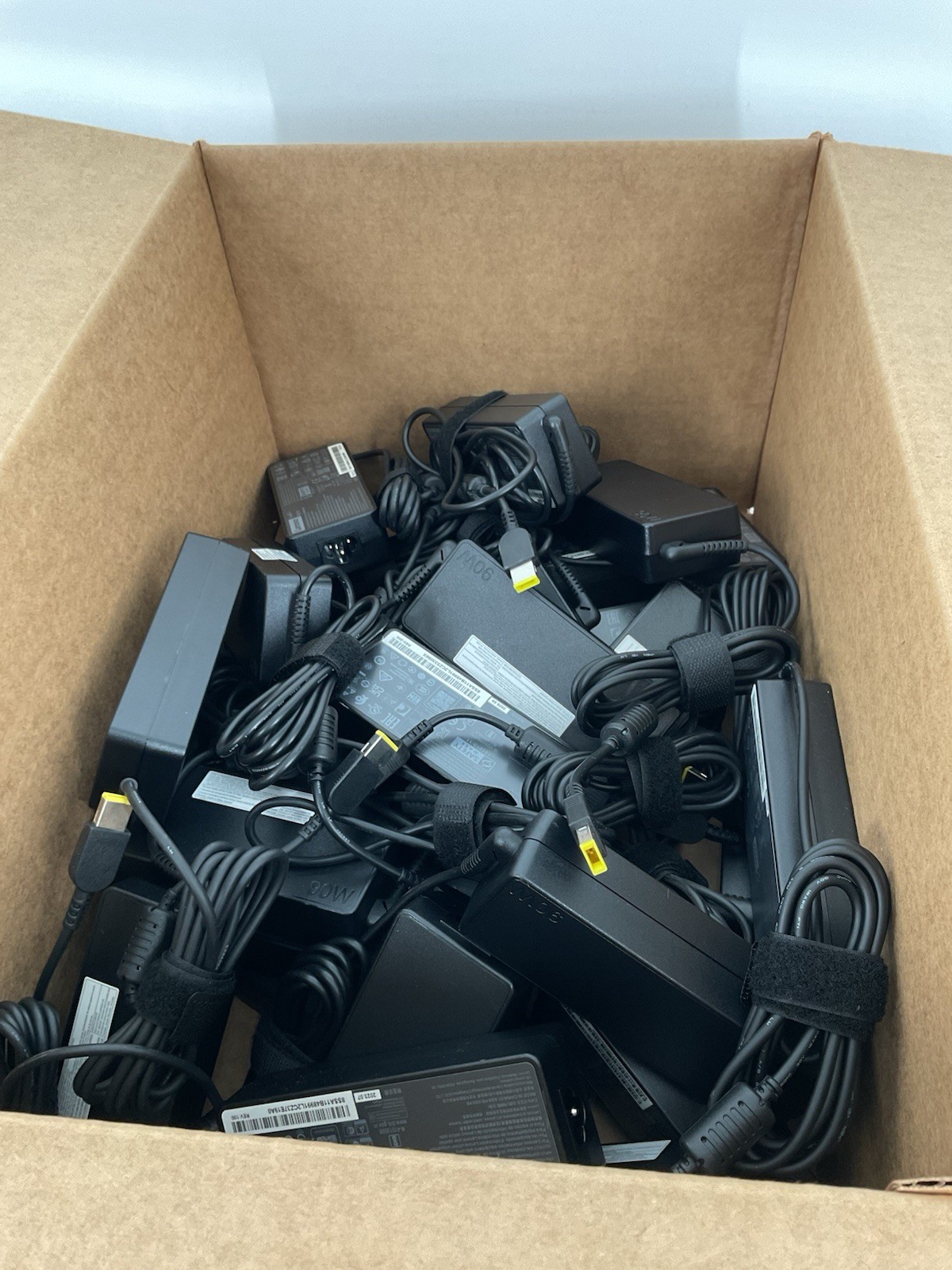 25 LOT Genuine Lenovo ThinkPad AC Charger Adapter 90W 20V 4.5A Square Slim Tip