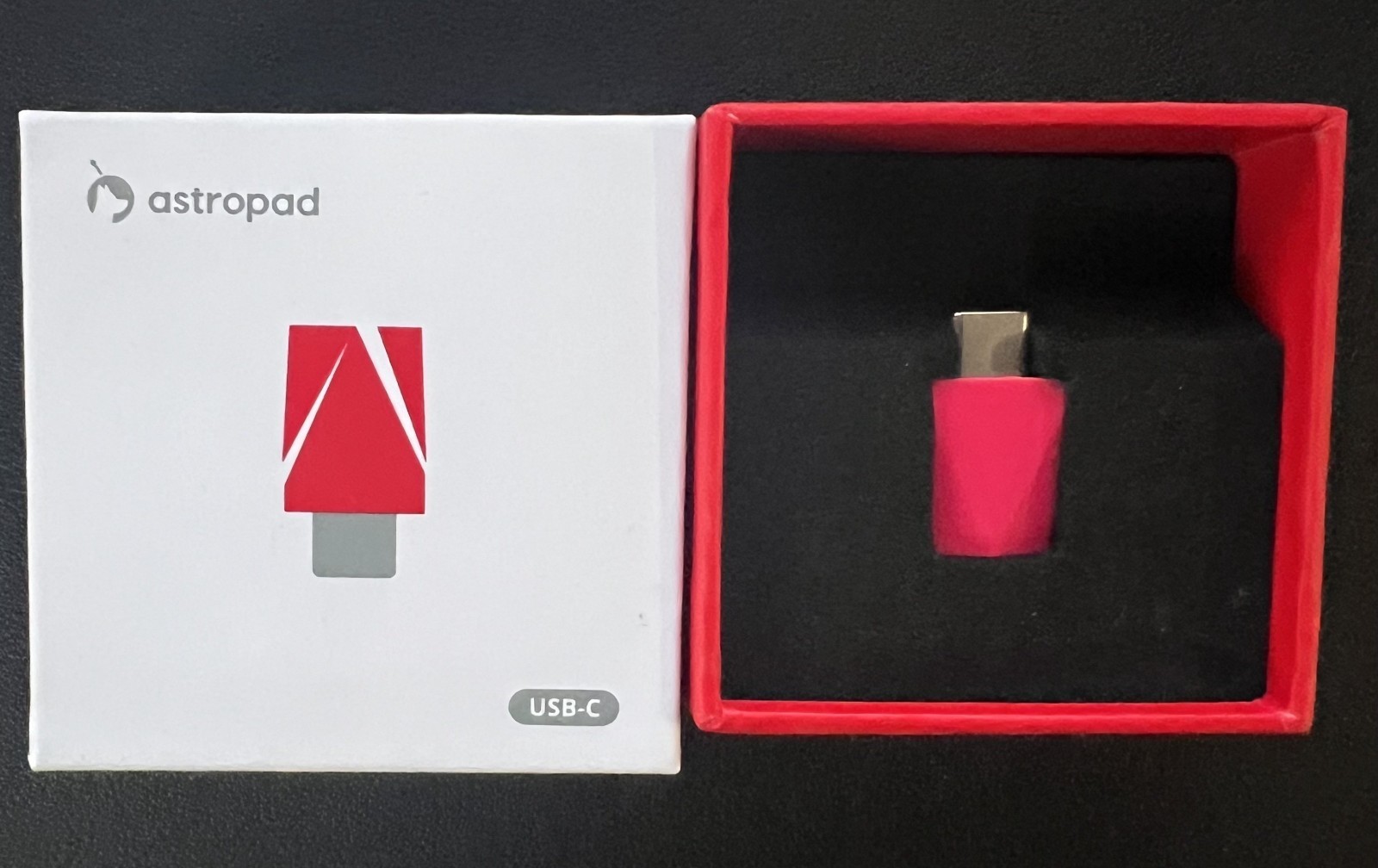 AstroPad Luna Display USB-C Dongle - Wireless Display Extension