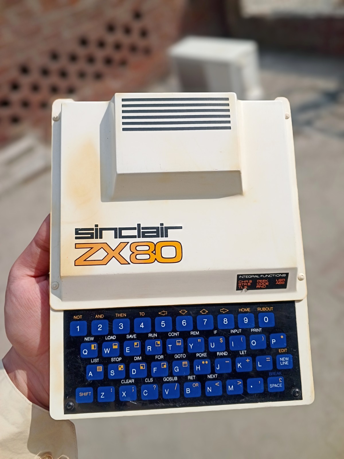 ULTRA RARE VINTAGE SINCLAIR ZX80 COMPUTER SYSTEM WITH PSU/CABLE (MINT)