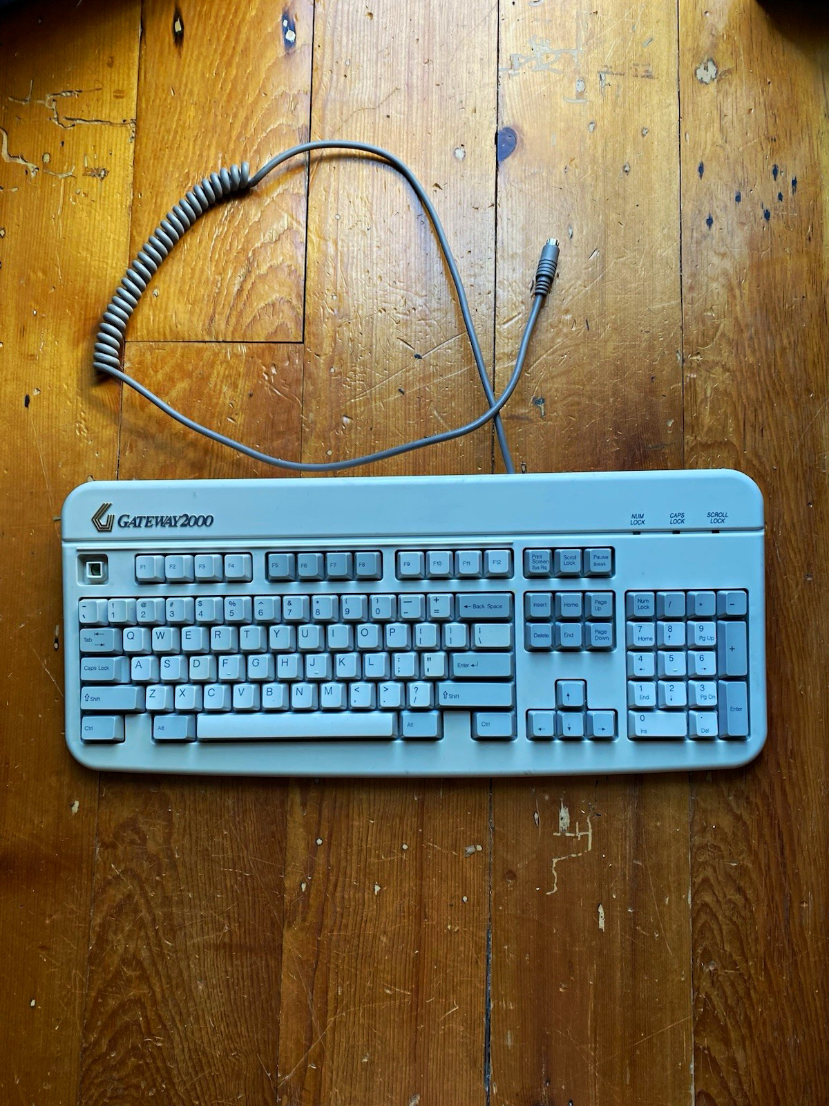 Gateway 2000 keyboard Wired Standard Beige, Enhanced Keys 2194013 untested