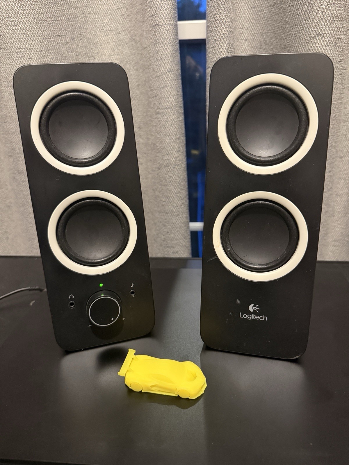 ❤Logitech Z200 Multimedia Stereo Desktop Speakers Black White 3.5mm Aux AC Power