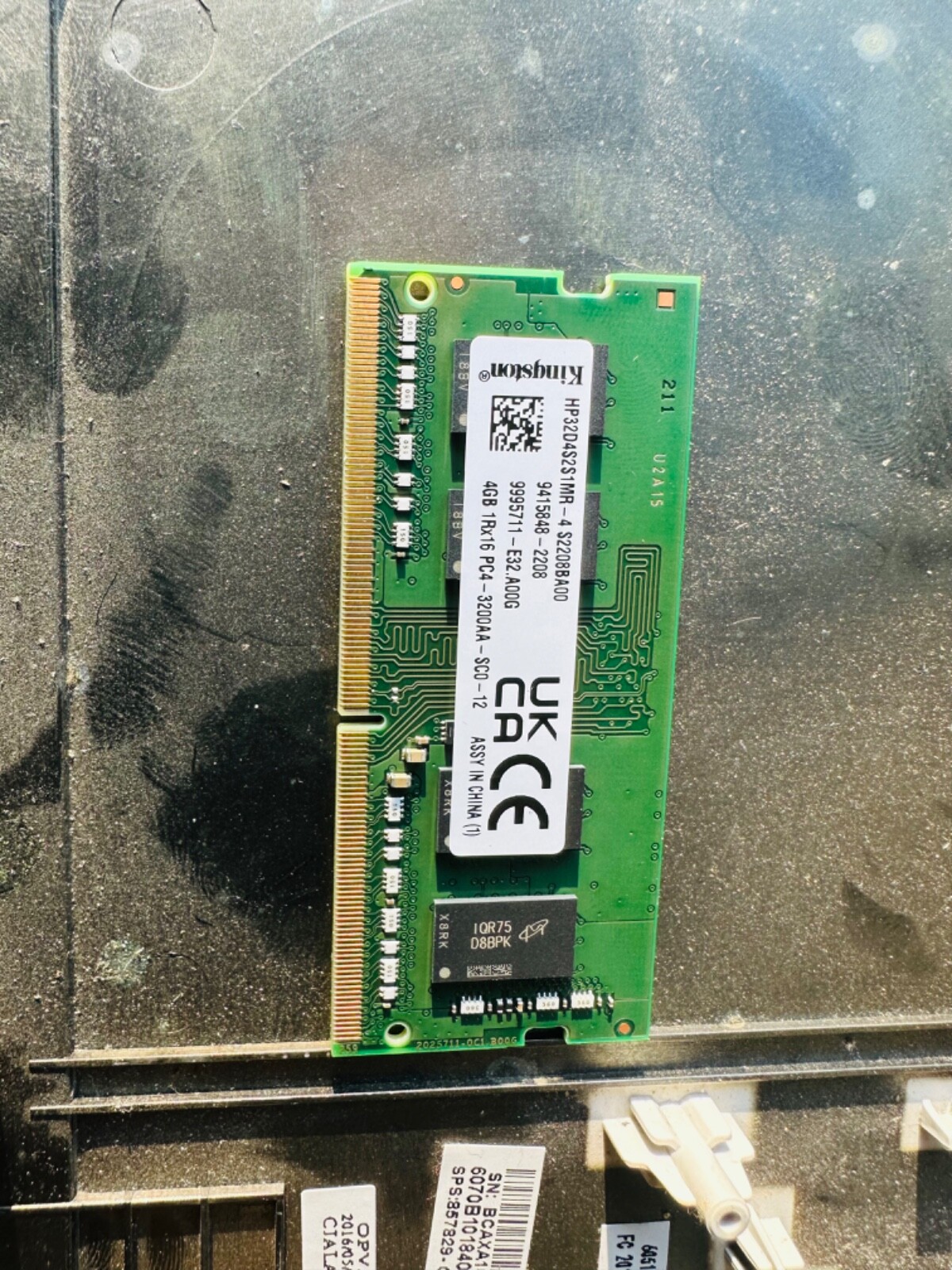 4 GB RAM