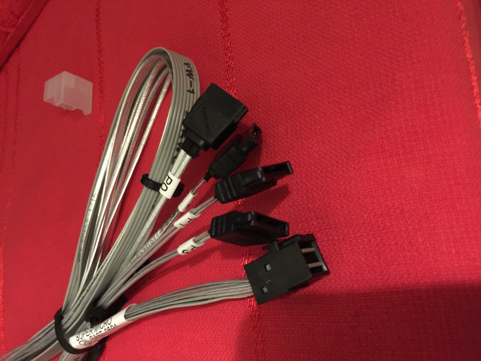 Supermicro Mini-SAS/SATA Data Transfer Cable ,ORIGINAL ONE ,CBL-SAST-0591