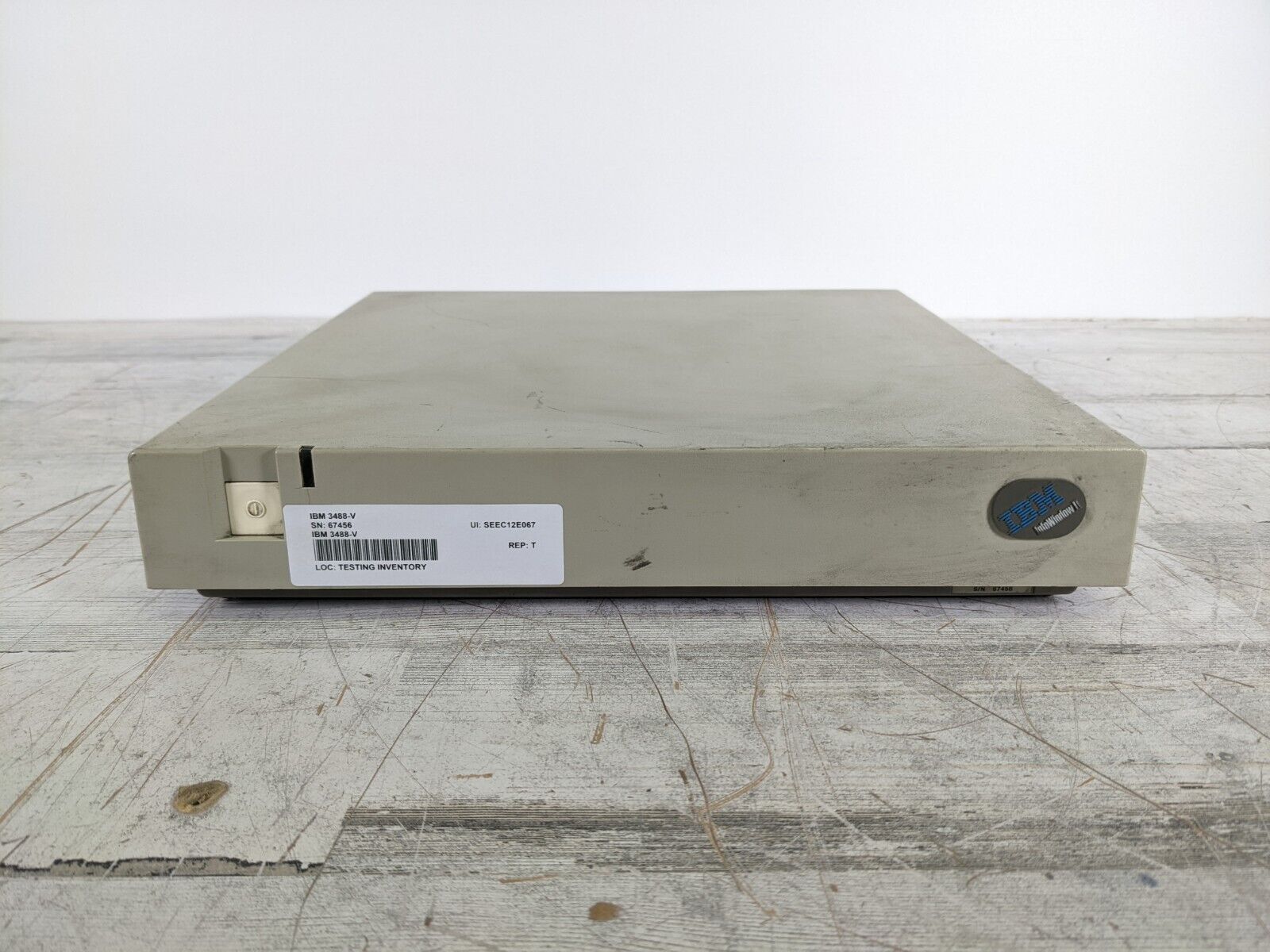 IBM INFOWINDOW II 3488-V TWINAX TERMINAL BASE - (POWER TESTED ONLY)