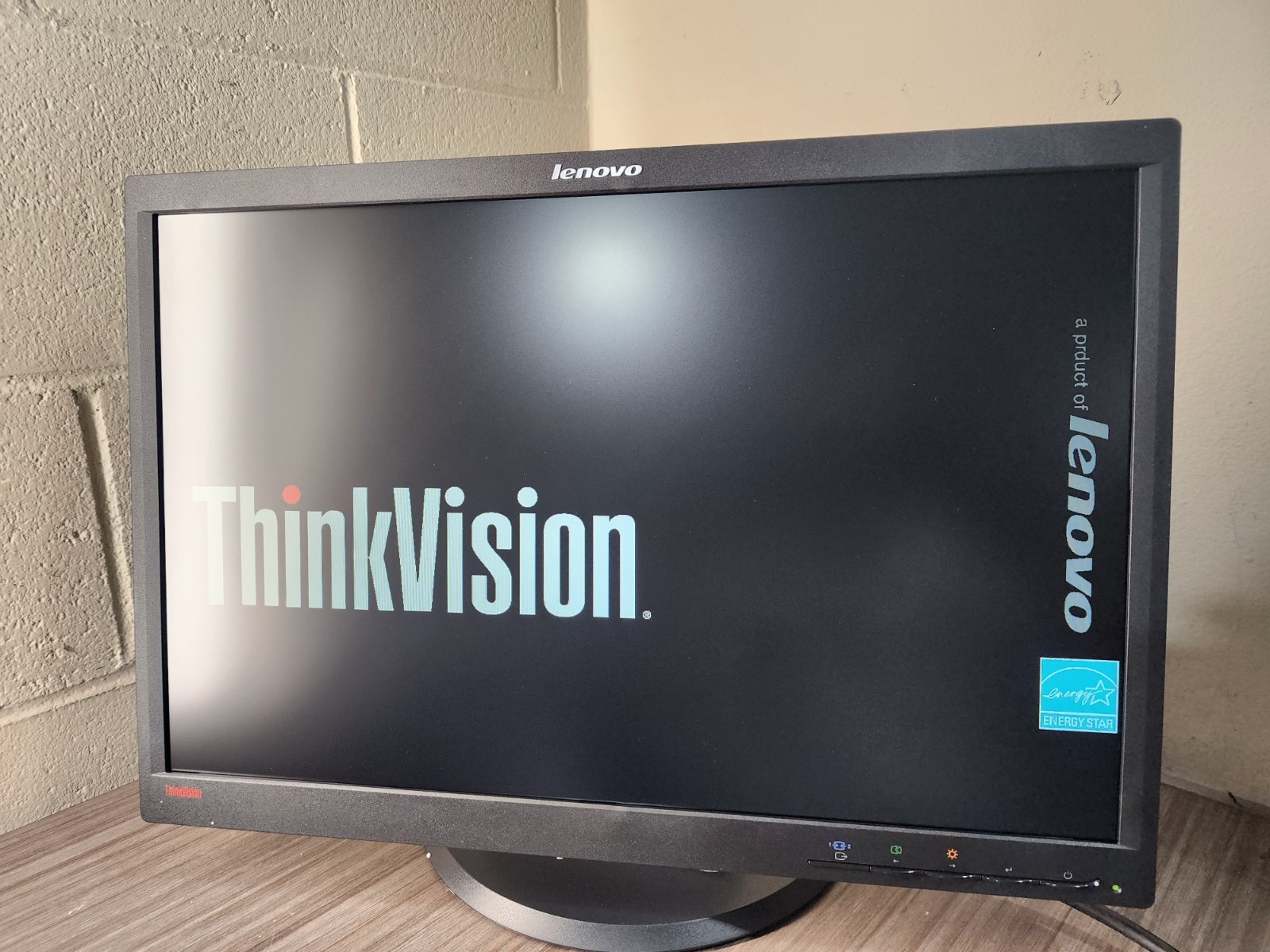 Lenovo ThinkVision LT2252pwA 22" Wide LCD Monitor