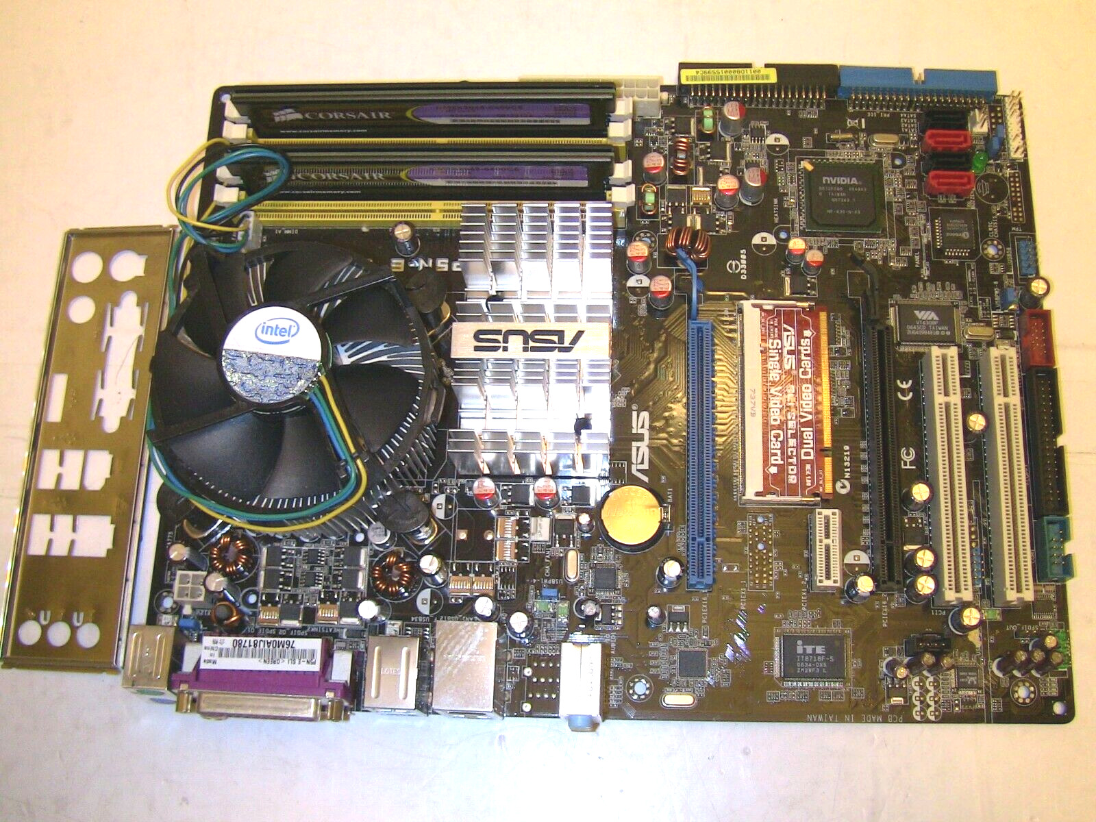 ASUS P5N-E SLI, LGA775 ATX Motherboard Intel Core 2 Quad+ CPU Heat-S I/O Bracket