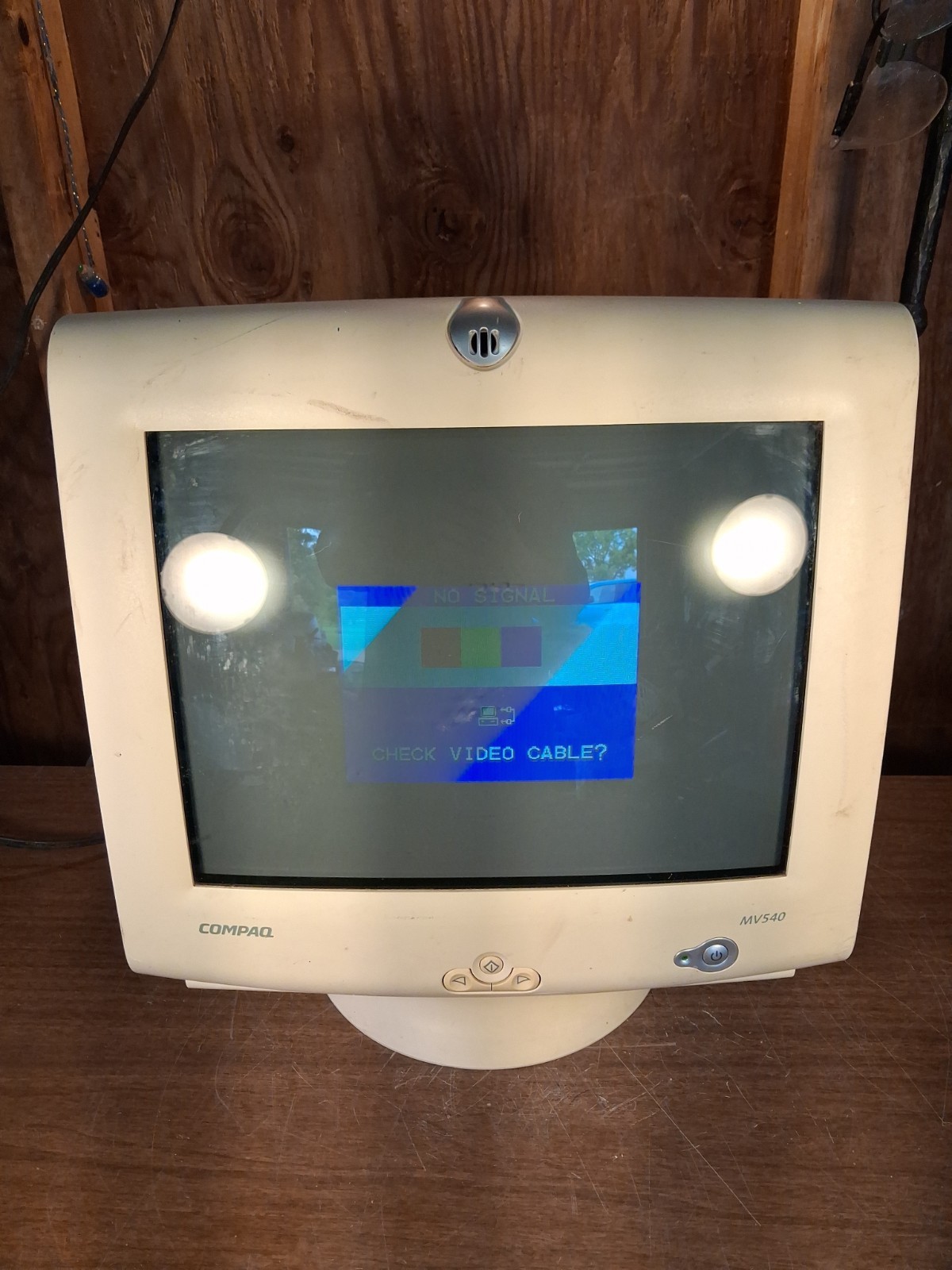 Compaq MV540 14" CRT Monitor VGA  Retro PC - Powers On 