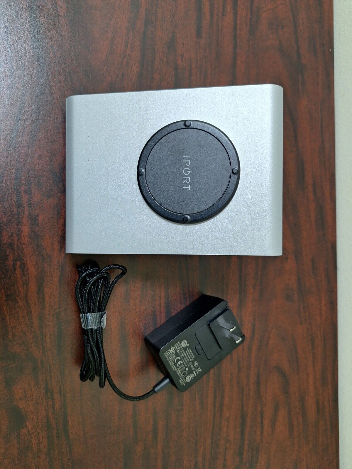 iPort - LaunchPort iPad Wireless Charging System Base Station