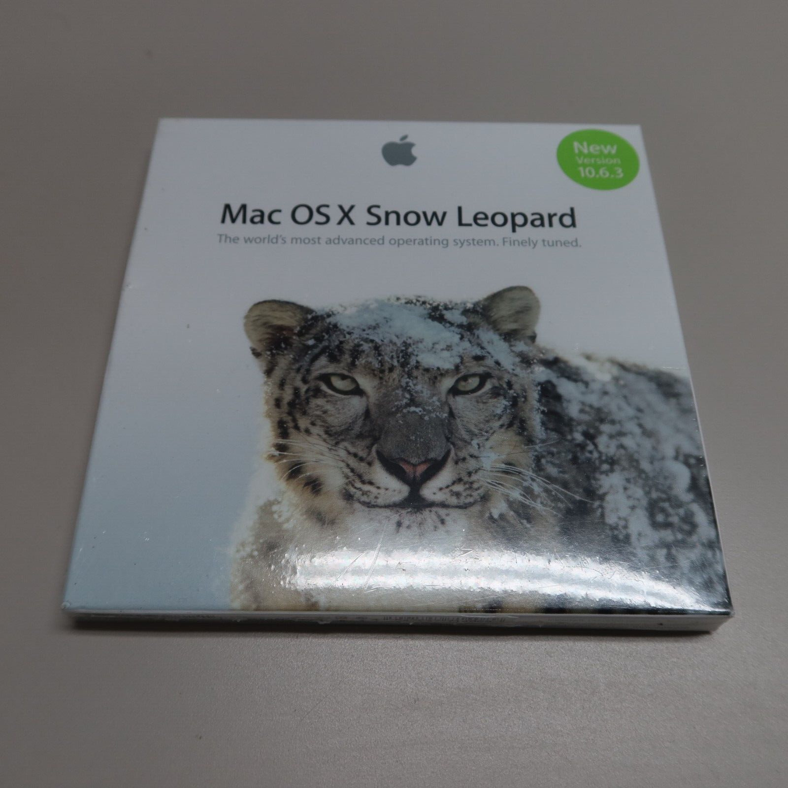 New Factory Sealed Apple Mac OS X Snow Leopard 10.6.3 Retail MC573Z/A