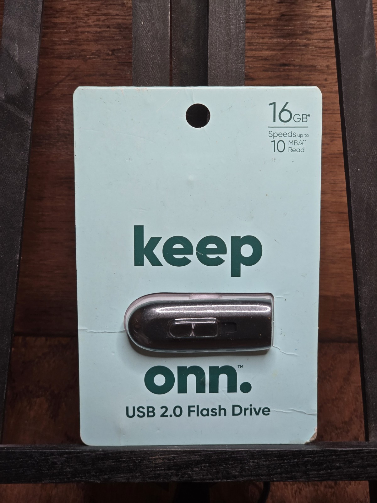 onn. USB 2.0 Flash Drive for Tablets and Computers, 16 GB Capacity