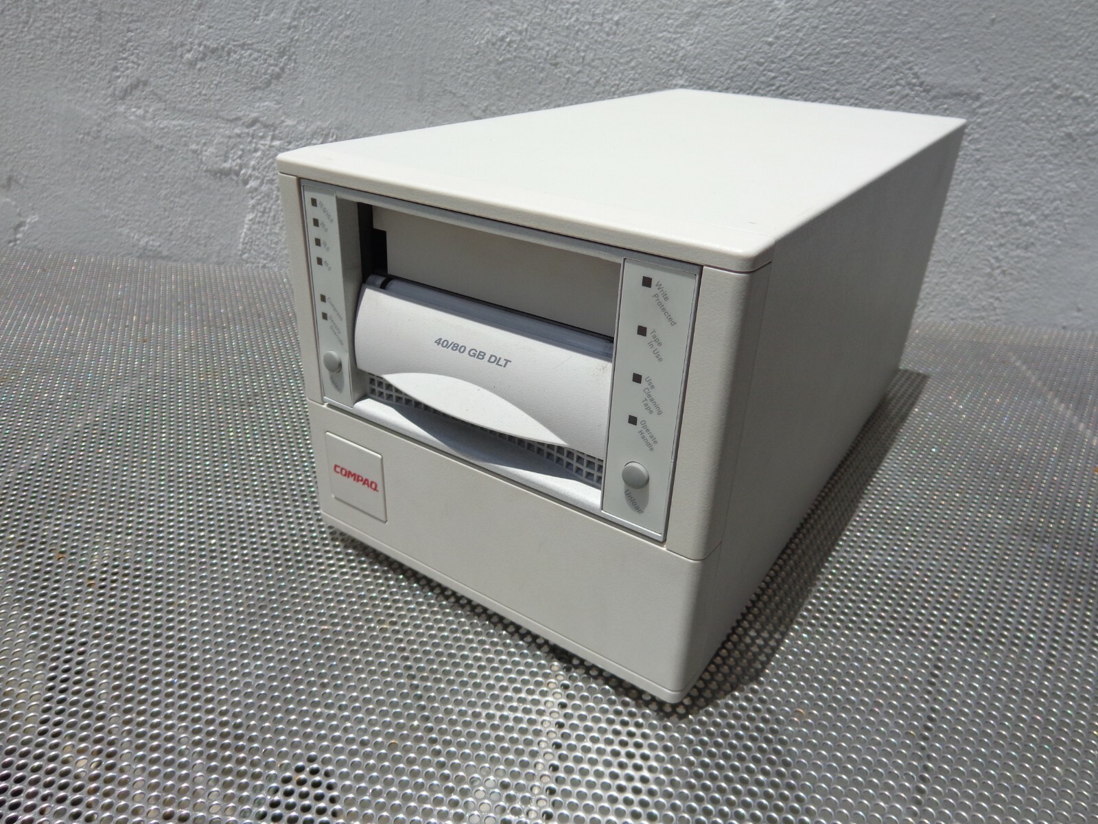 Compaq DLT 8000 external drive DLT8000 40/80Gb 152728-002 154872-002 TH8BL-CM 