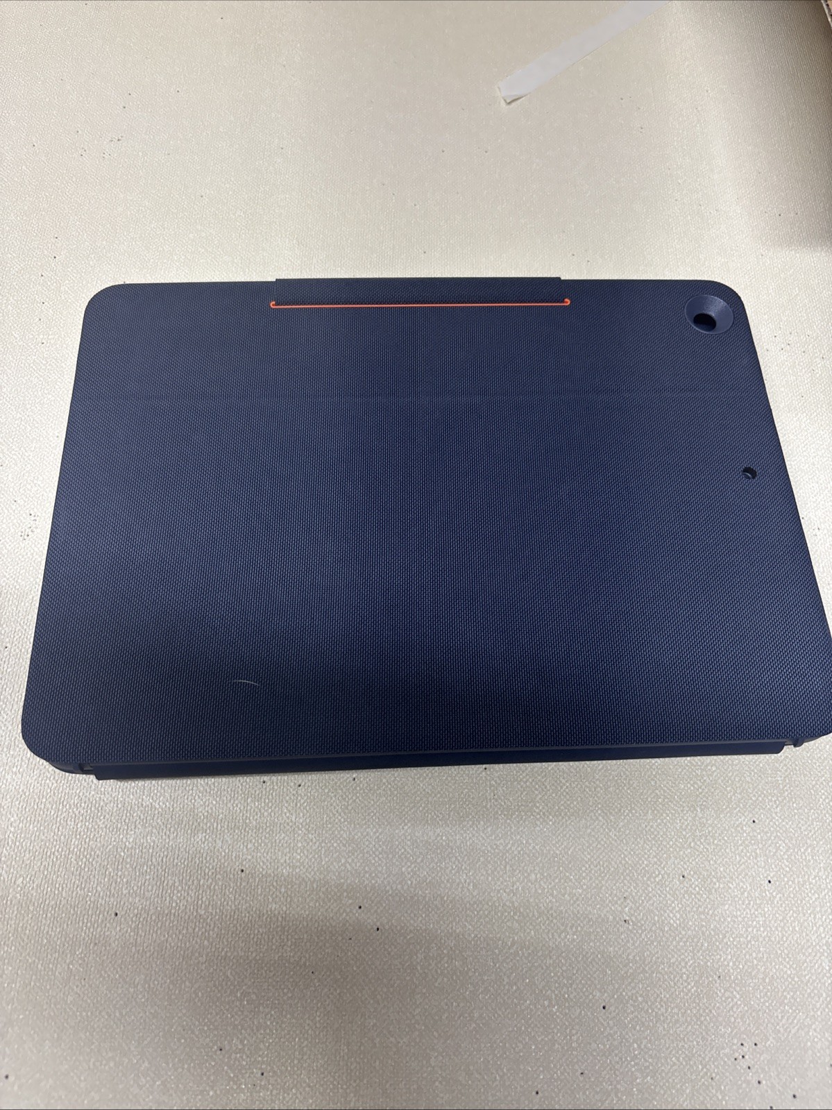 Logi YU0073 rugged combo 3 student Ipad keyboard case 7th 8th 9th generation