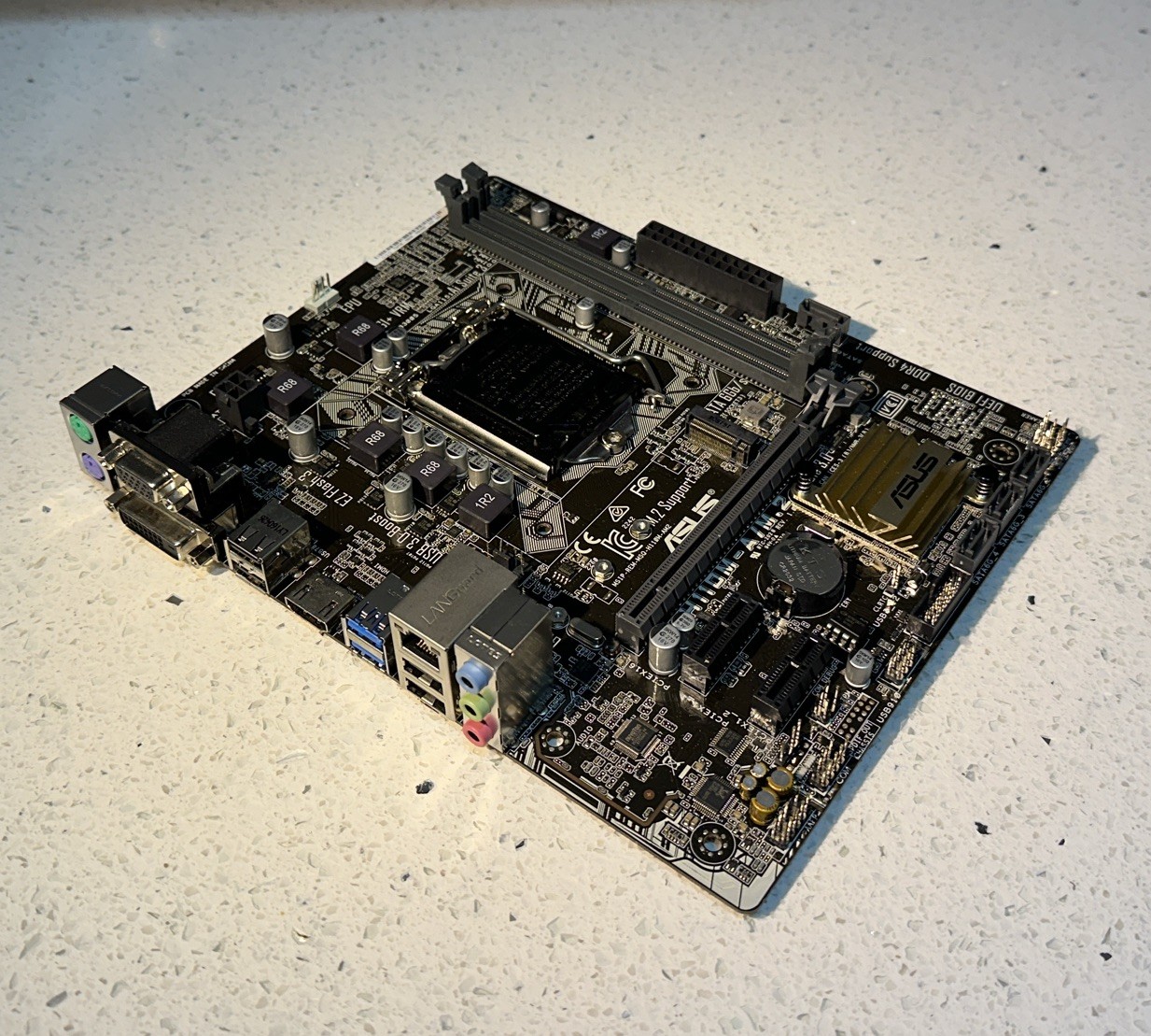 ASUS H110M-A/M.2 LGA 1151 DDR4 1×M.2 4×SATAIII Micro ATX Motherboard