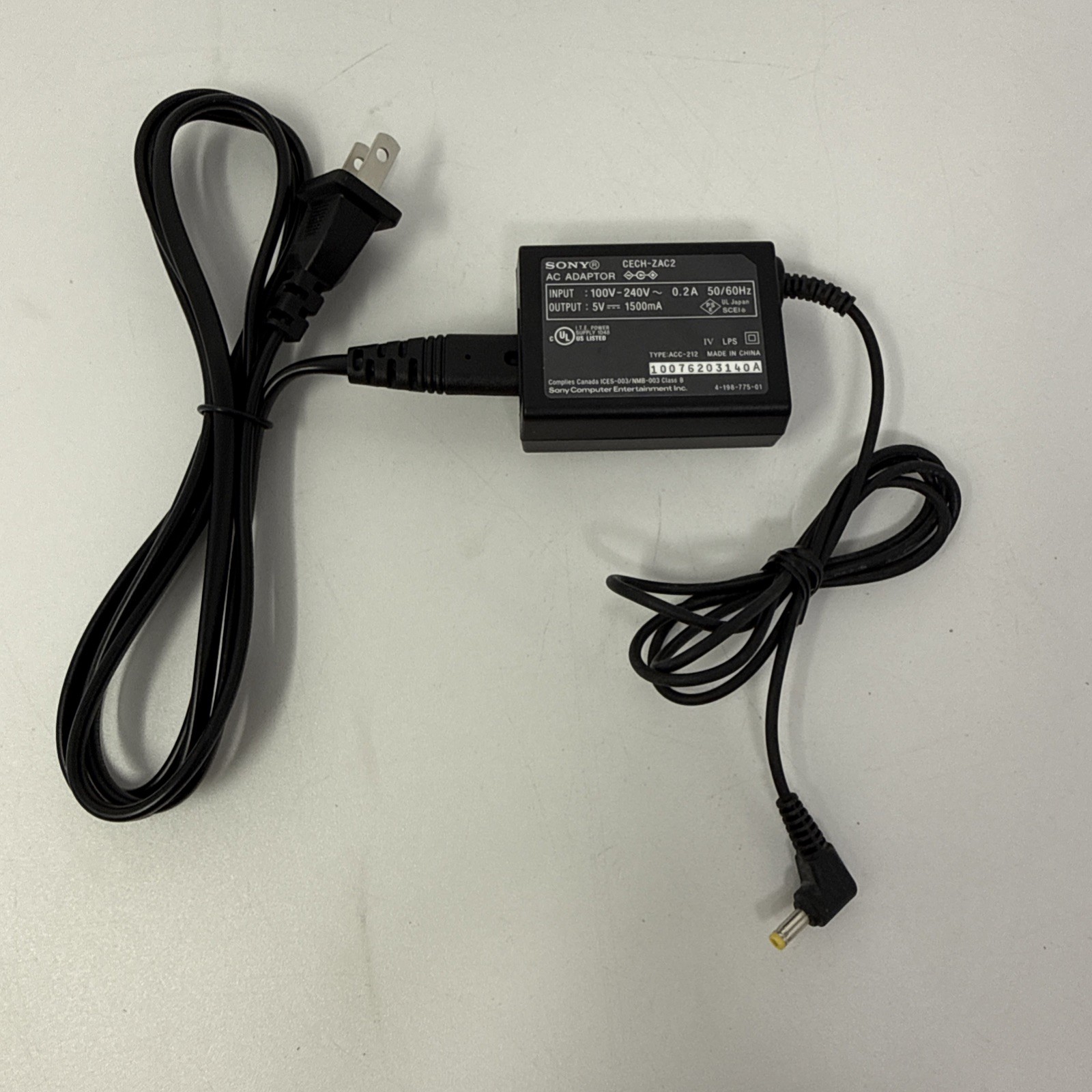 Genuine Sony Playstation PSP Charger AC Adapter CECH-ZAC2 5V 1500mA USA