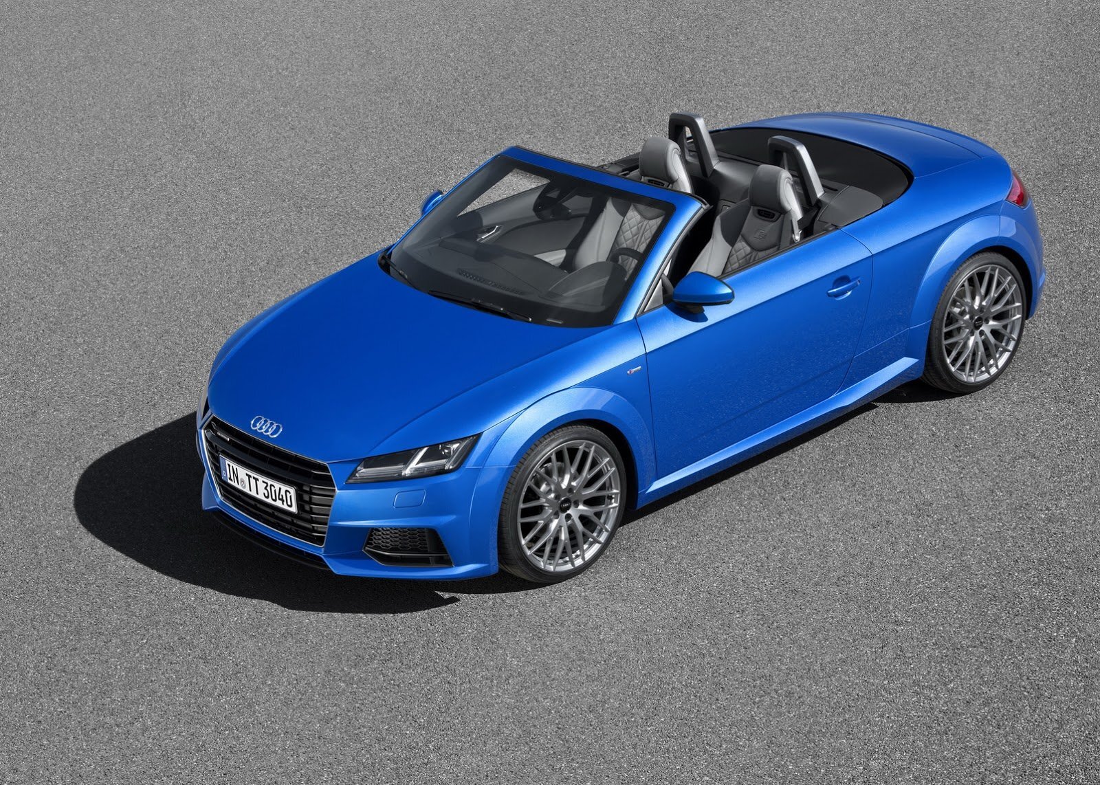 Cars 2015 audi tt tts Desk Mat Stitched