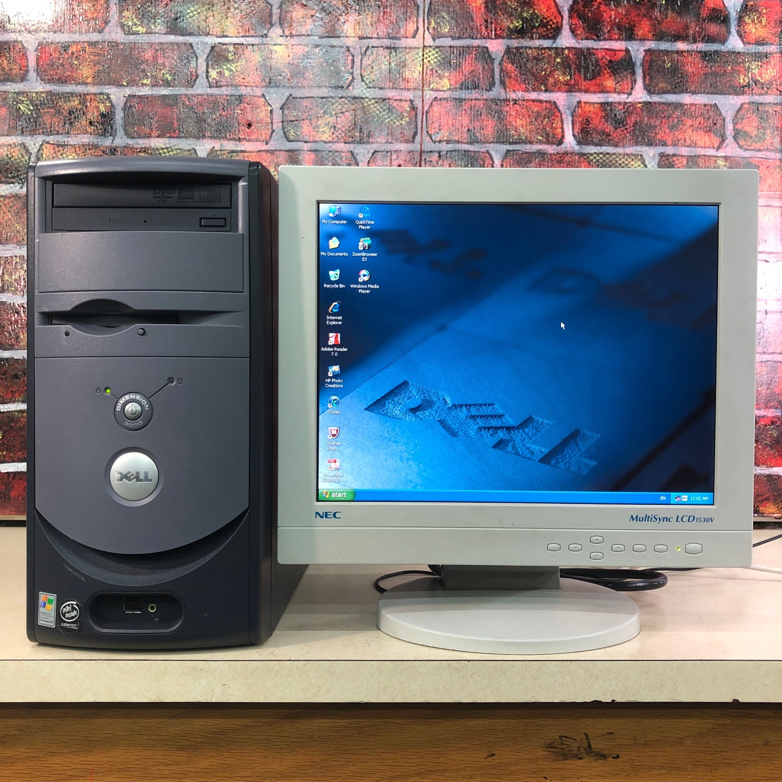 Dell Dimension 3000 PC Retro Gaming Celeron 2.40GHz 512MB RAM (Windows XP)