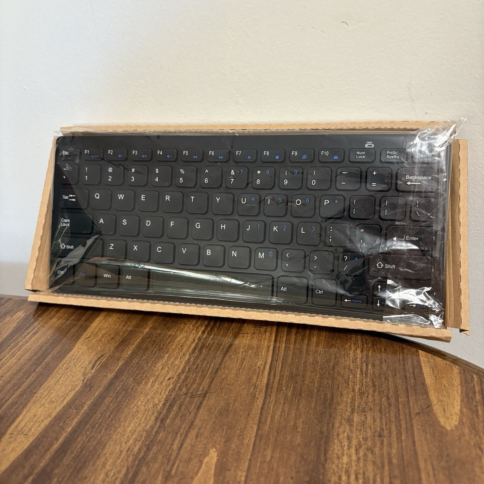 JETECH 2160 Ultra-slim 2.4GHz English Keyboard For Windows