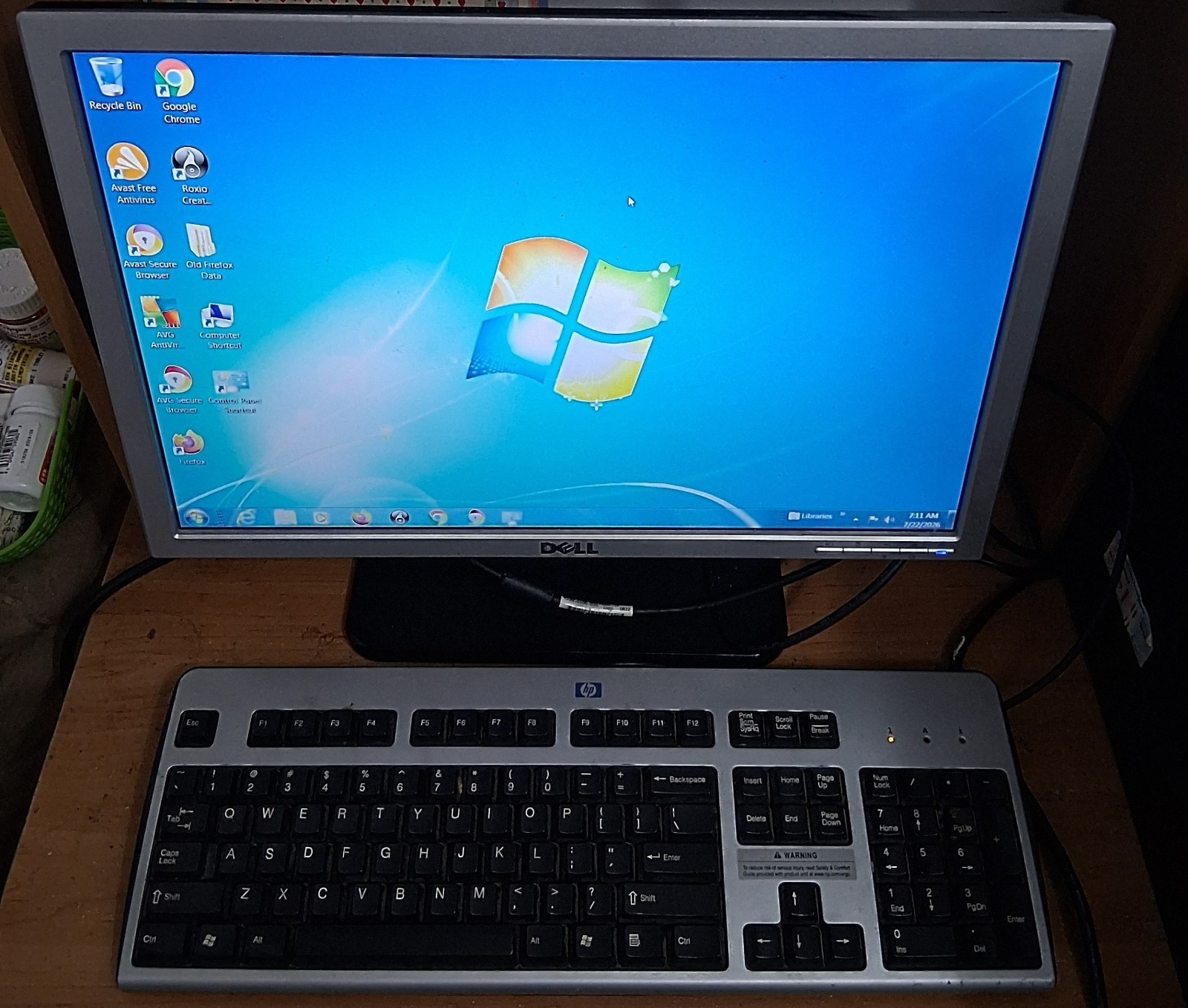 DELL COMPLETE LCD MONITOR w/HARDDRIVE COMPUTER SYSTEM+KEYBOARD+MOUSE 2DVDRW&MORE