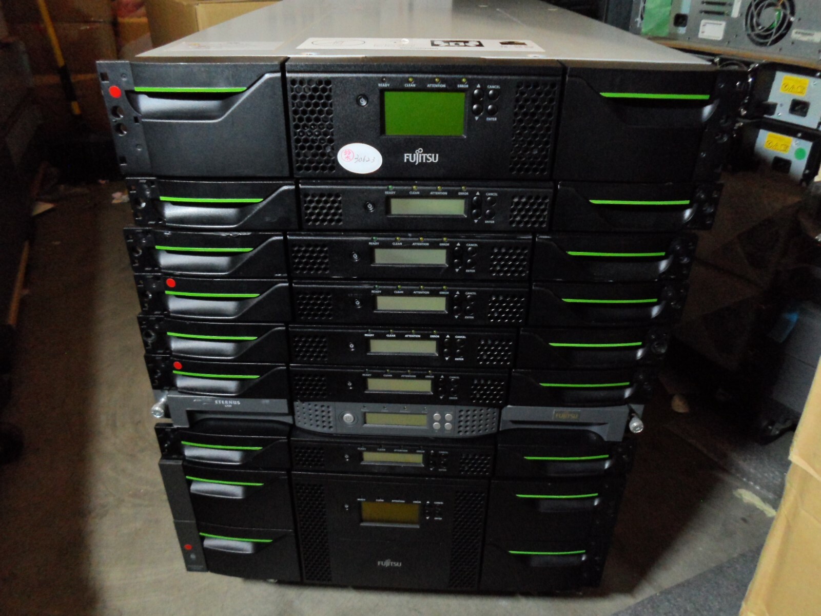 Fujitsu ETERNUS LT40 S2 2U Library with 1X LTO5 SAS HH   LT40PSH1 