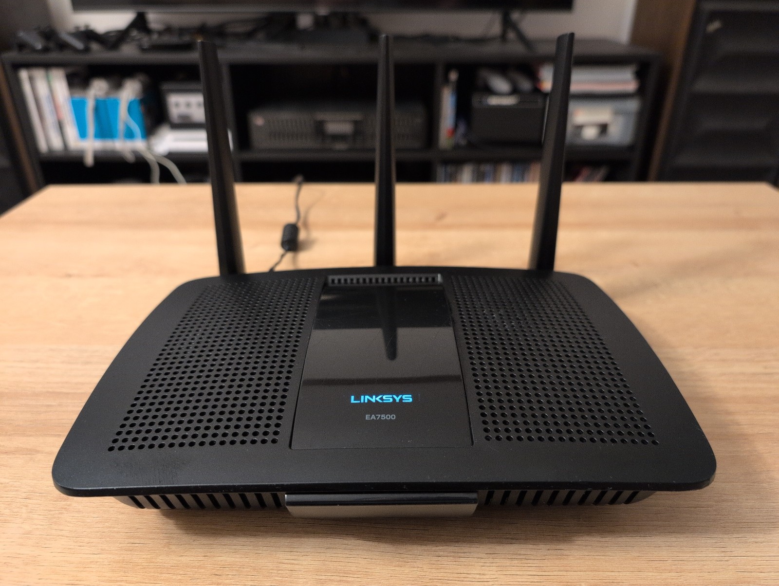 Linksys Max-Stream EA7500 V2 WiFi 5 Router Flashed with OpenWRT