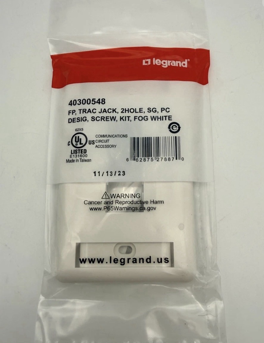 Legrand FACEPLATE Trac Jack, 2hole, SG PC ,Screw Kit Fog White