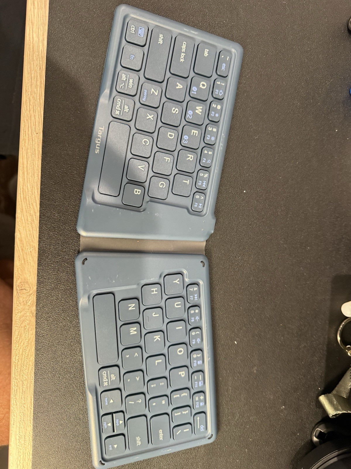 Targus AKF003US Wireless Foldable Compact Keyboard Gray QWERTY English