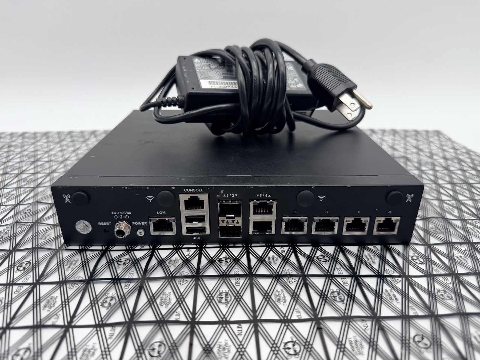 OPNsense Firewall 8-Core Atom C3758 4GB DDR4 RAM 64GB SSD 8x 1Gbe QAT AES-NI VPN