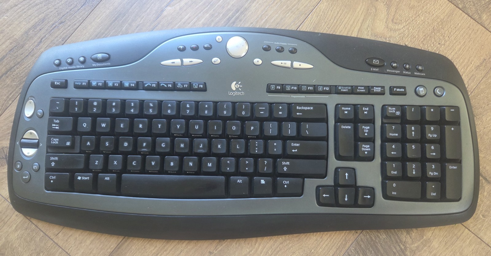Logitech LX700 Y-RR54 RT7R33 Wireless Keyboard P/N 867513-0100 No Receiver
