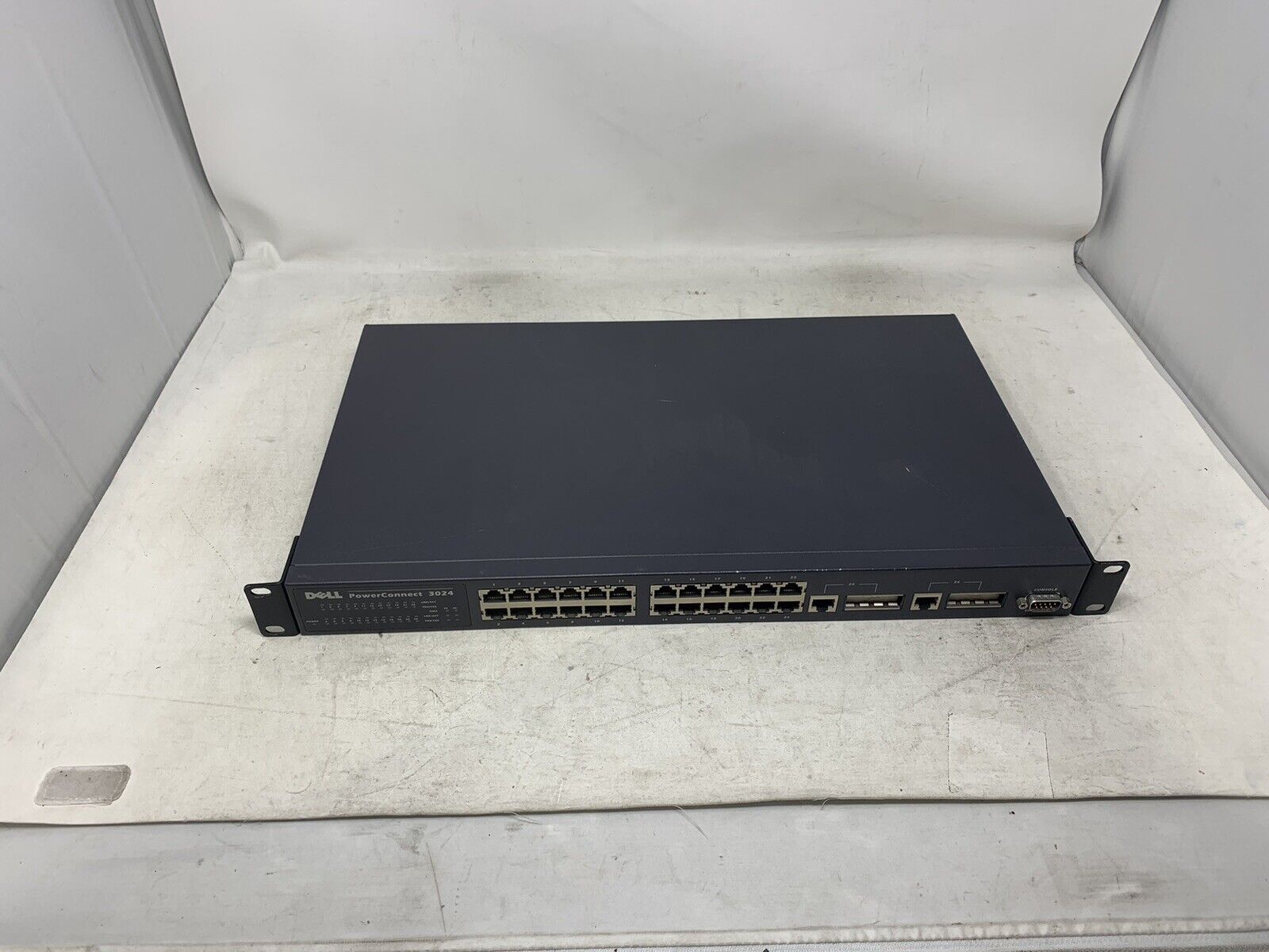 Dell PowerConnect 3024 - 24 Port Fast Ethernet Switch With 2 SFP+ Ports 52224F2