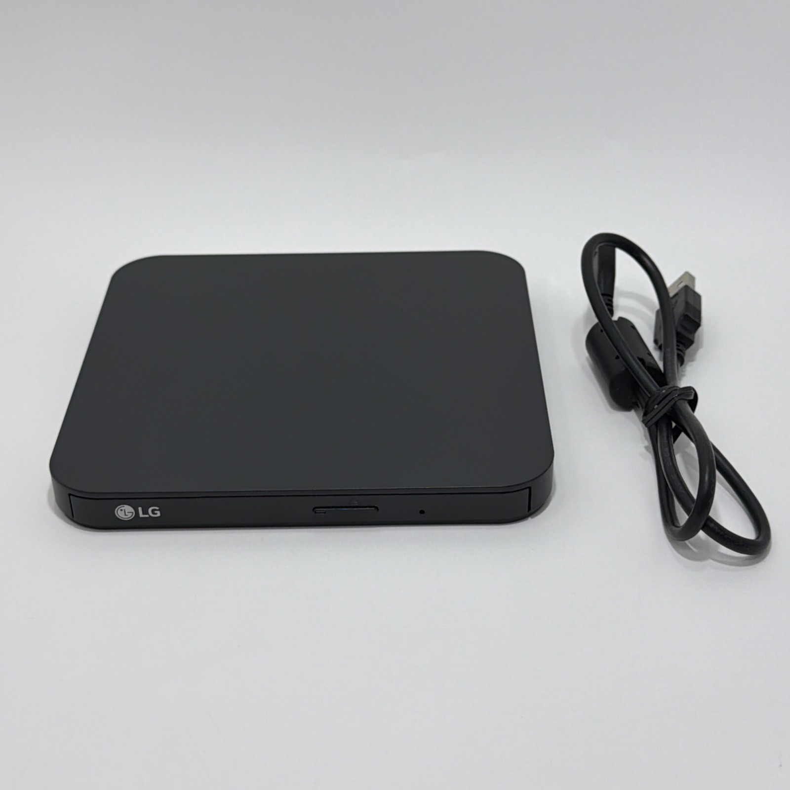 LG Ultra Slim Portable DVD Writer Compatible w/ Windows & Mac SP80NB80 TESTED
