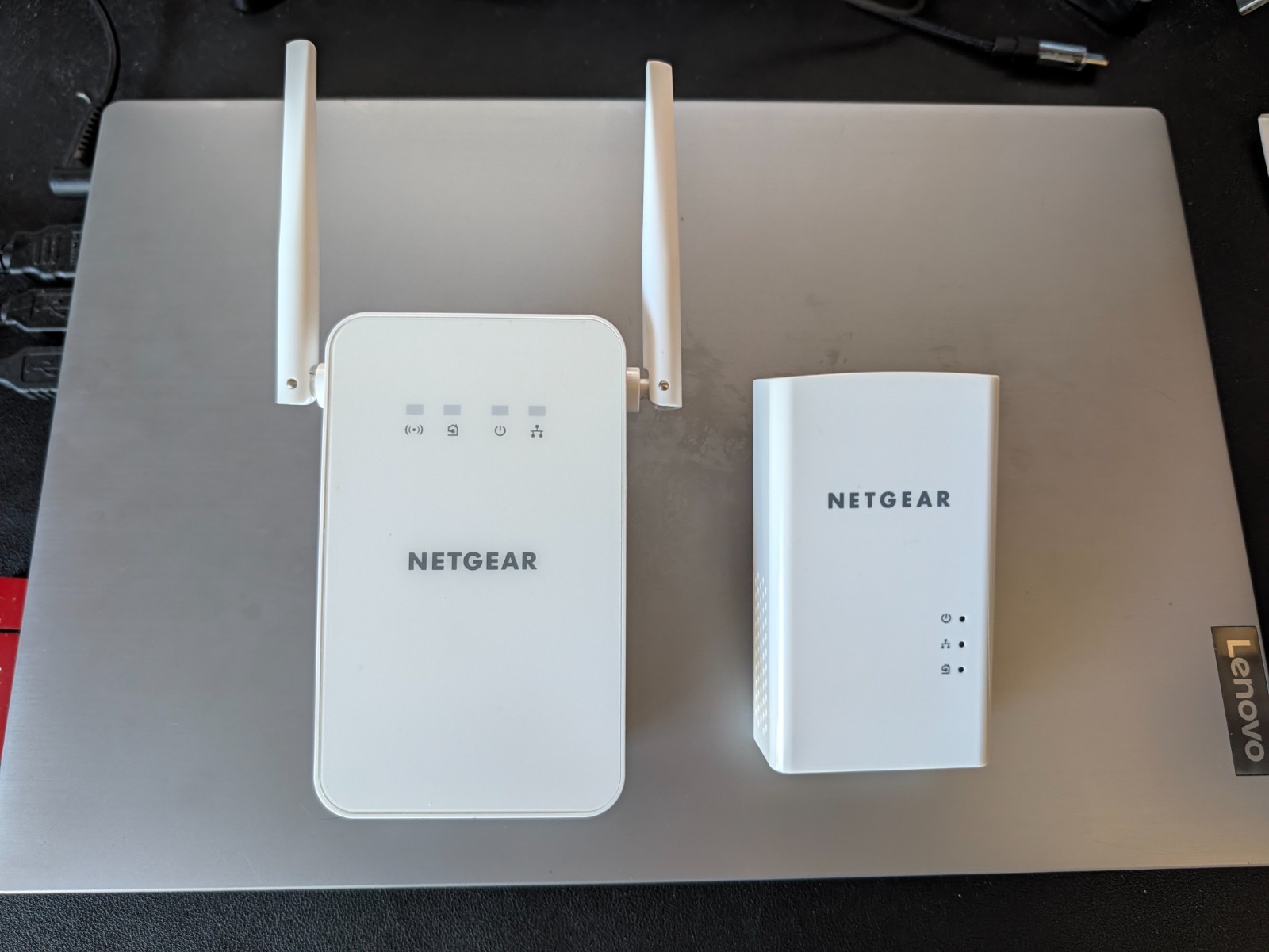 Netgear Powerline WiFi 1000 Model: plw1000