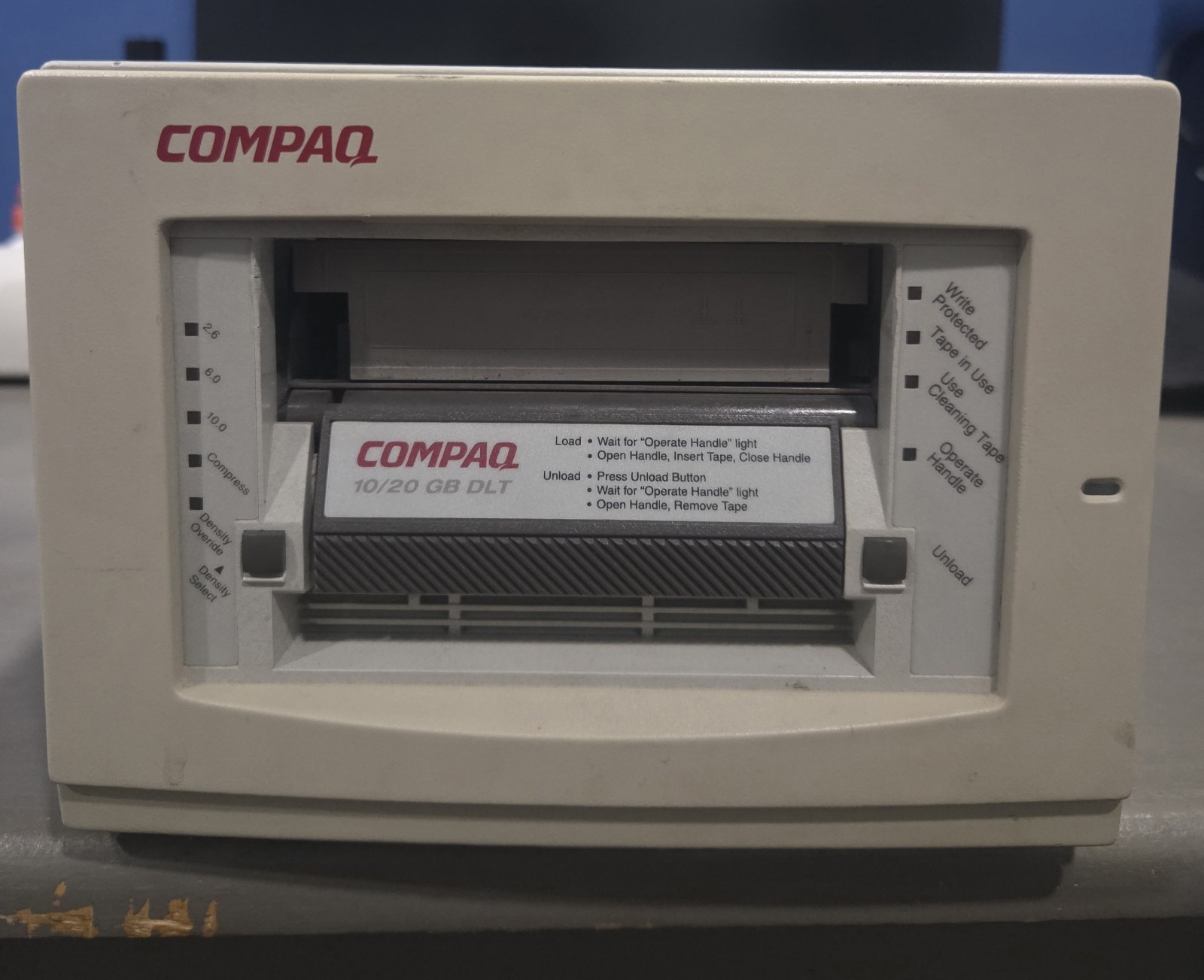 Compaq DLT2000 10/20 GB DLT EXT SE SCSI TAPE DRIVE TH4AA DLTIII 199746-001 