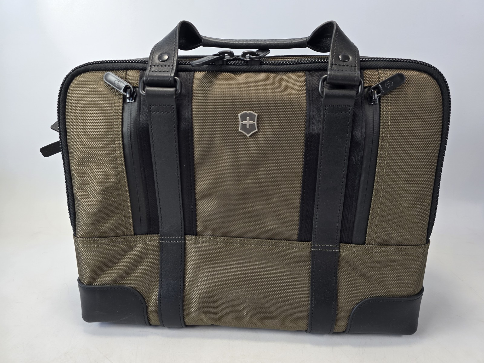 Victorinox Lexicon Professional Lasalle 15 Slimline Laptop Brief - Green