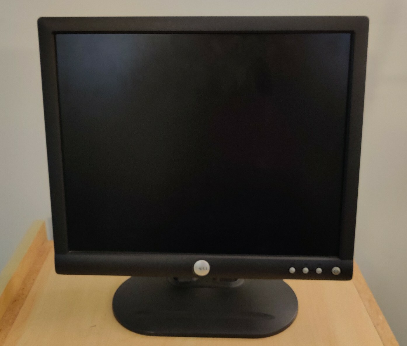 Dell E173FPf  17" Black LCD Monitor VGA Tilt  Model: E173FPf 