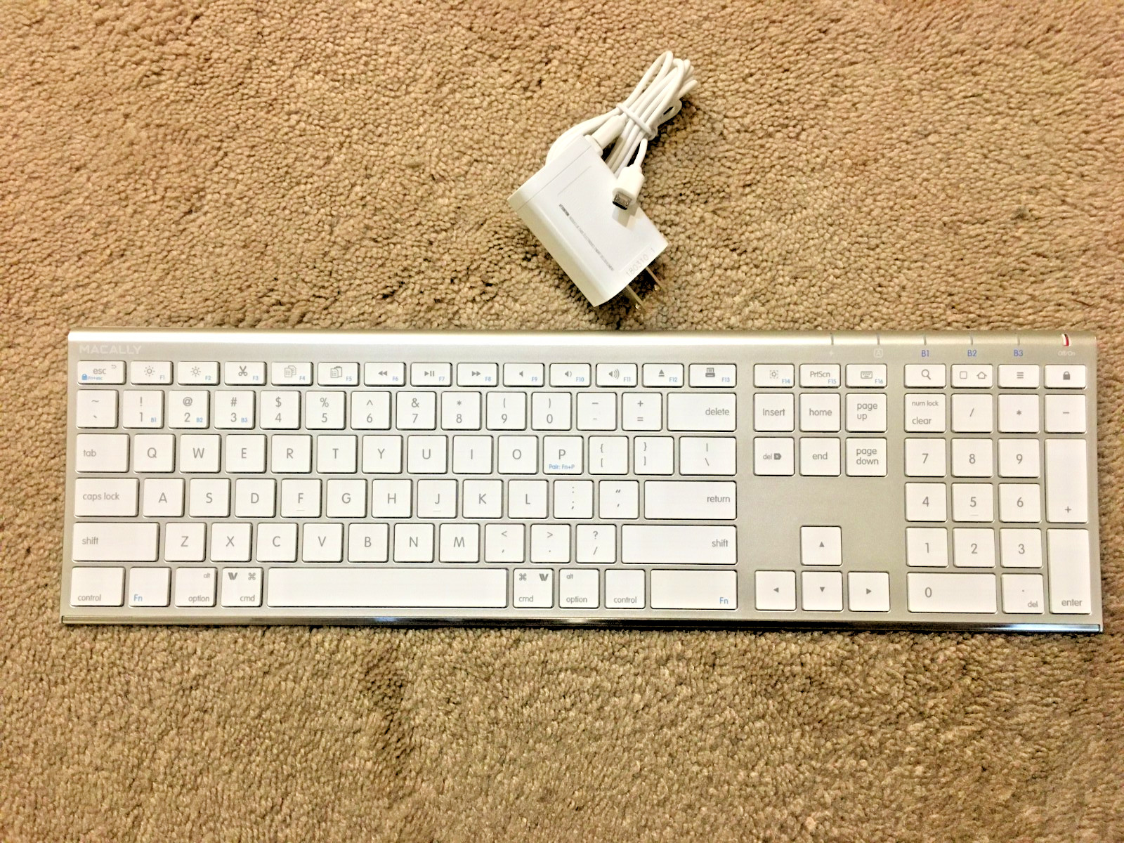 Macally Rechargeable Bluetooth Keyboard with Numeric Keypad ACEBTKEYA