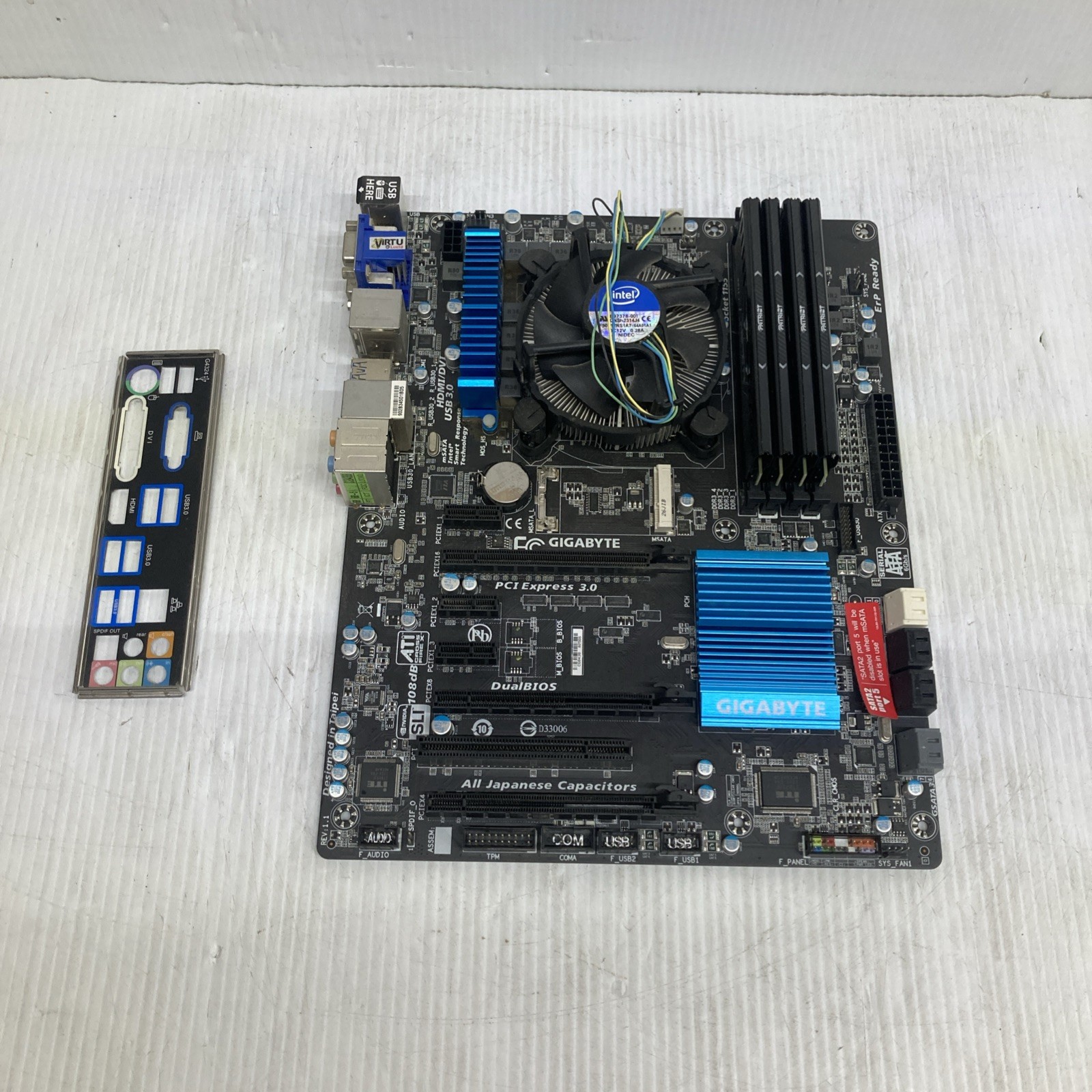 Gigabyte GA-Z77X-D3H : LGA1155 Z77 DDR3 ATX + IO-Shield