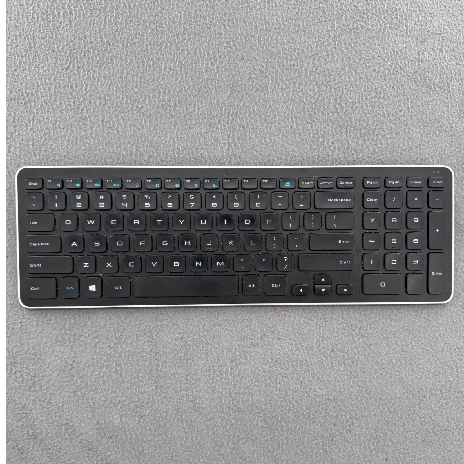 Dell Logitech Keyboard KM714 Wireless Black Slim Chiclet Multimedia Keys Office