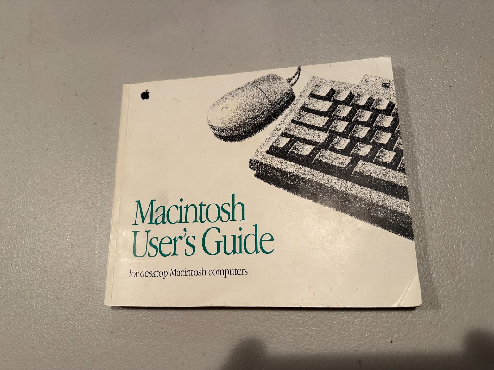 Macintosh User's Guide for Desktop Macintosh Computers Vintage Book 1993