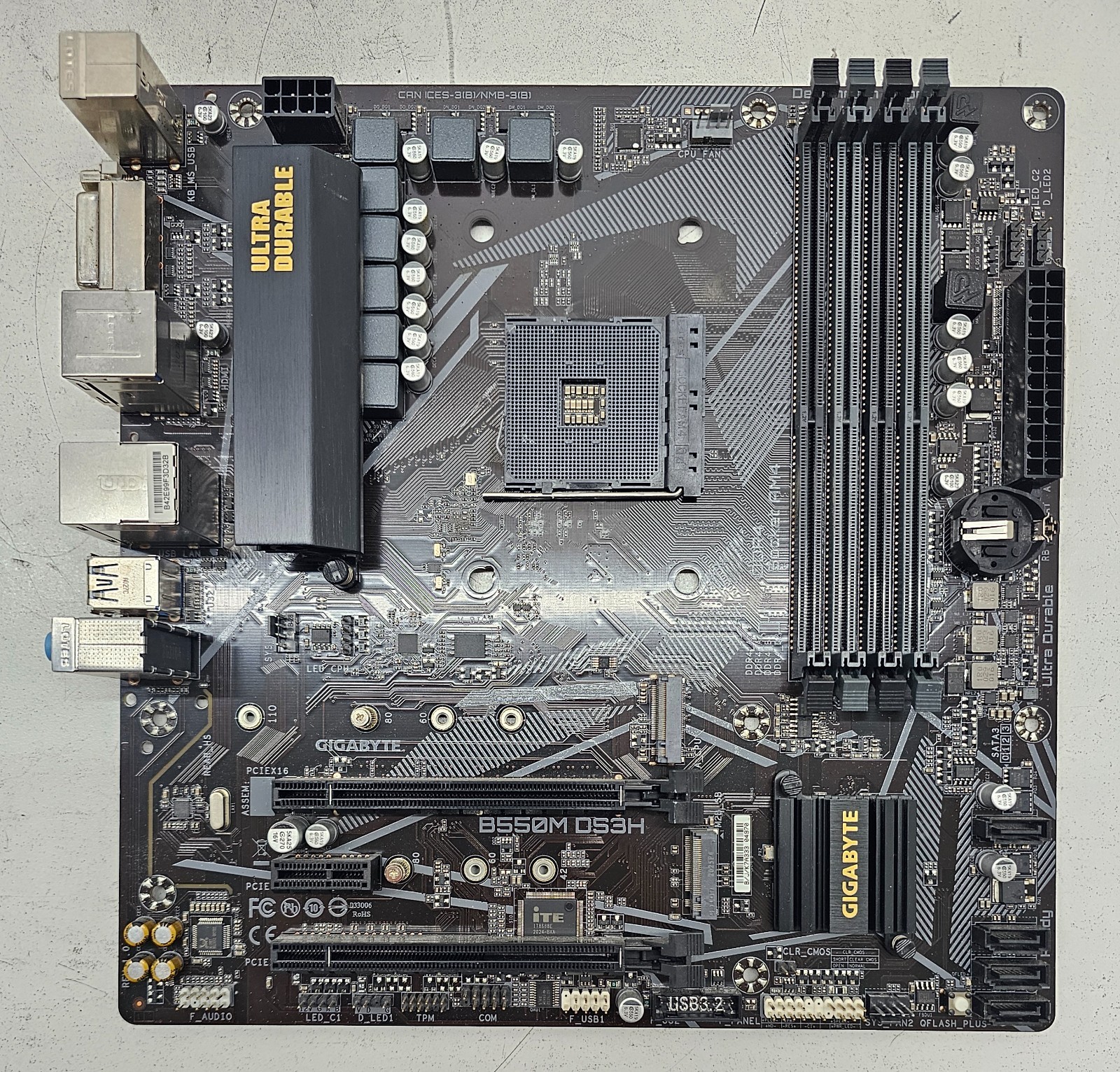 Gigabyte B550M DS3H Micro-ATX AMD AM4 DDR4 Motherboard (FL)