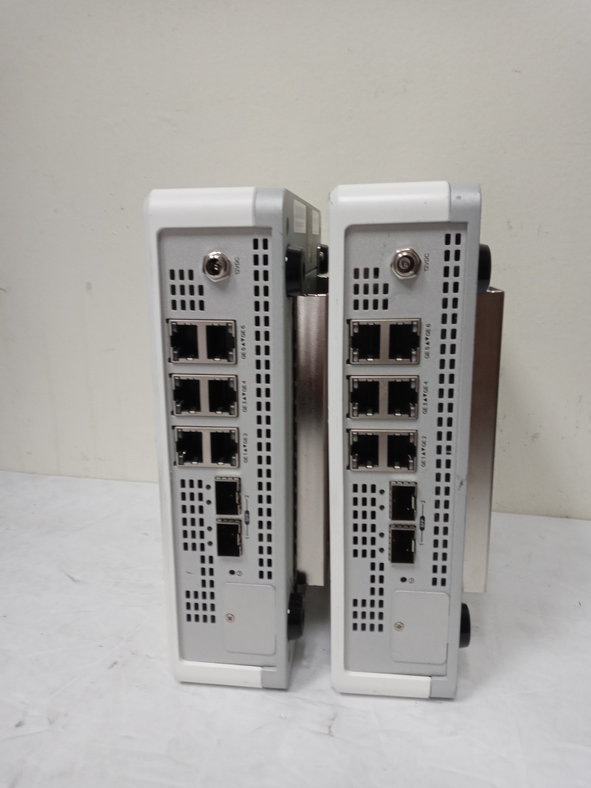 DELL VMWARE EDGE 610 E42W NETWORK SWITCH PAIR OF 2 WITH RACK NO ADAPTER