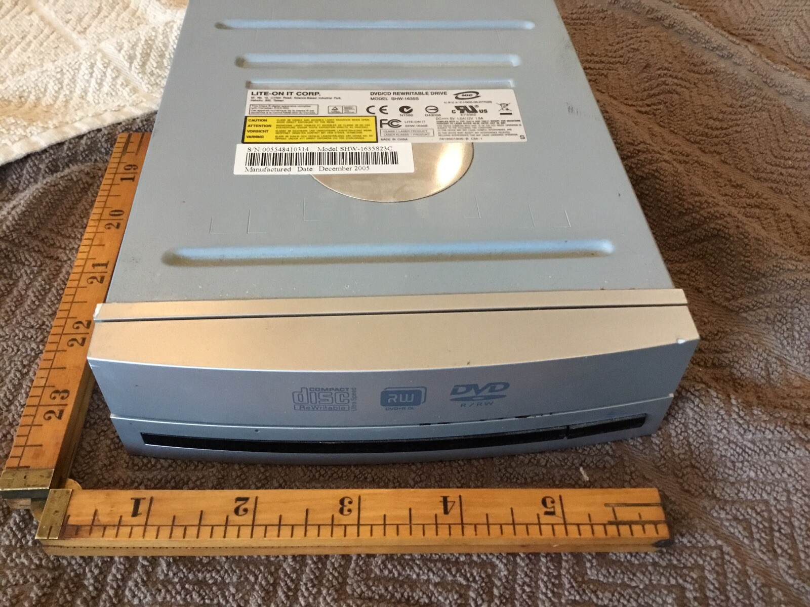 One Lite-On It Corp DVD/CD Rewritable Drive Model SHW-1635S Not Tested